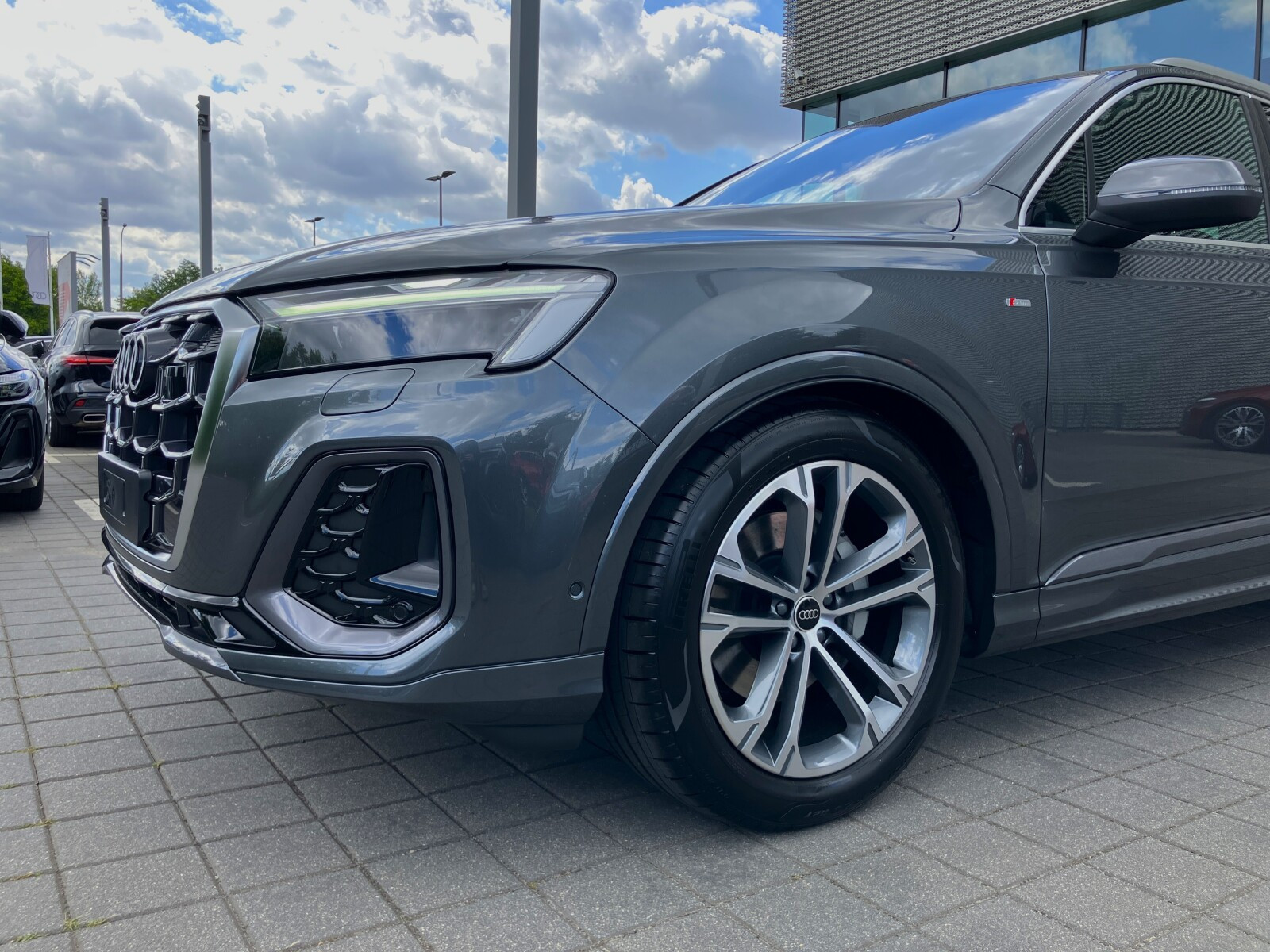Salon Polska, Autoryzowane Audi Select Plus+