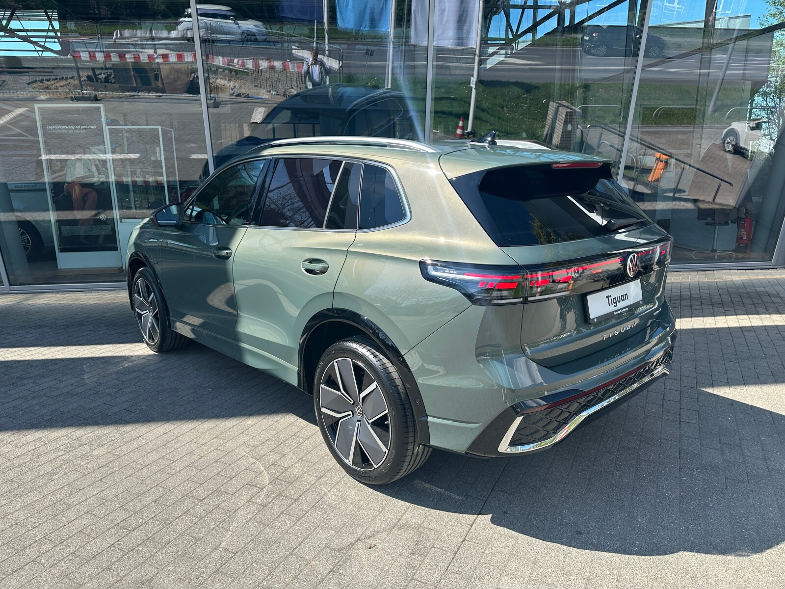 R-Line Plus 1,5 eHybrid, 177 KM automatyczna, DSG 6-stopniowa