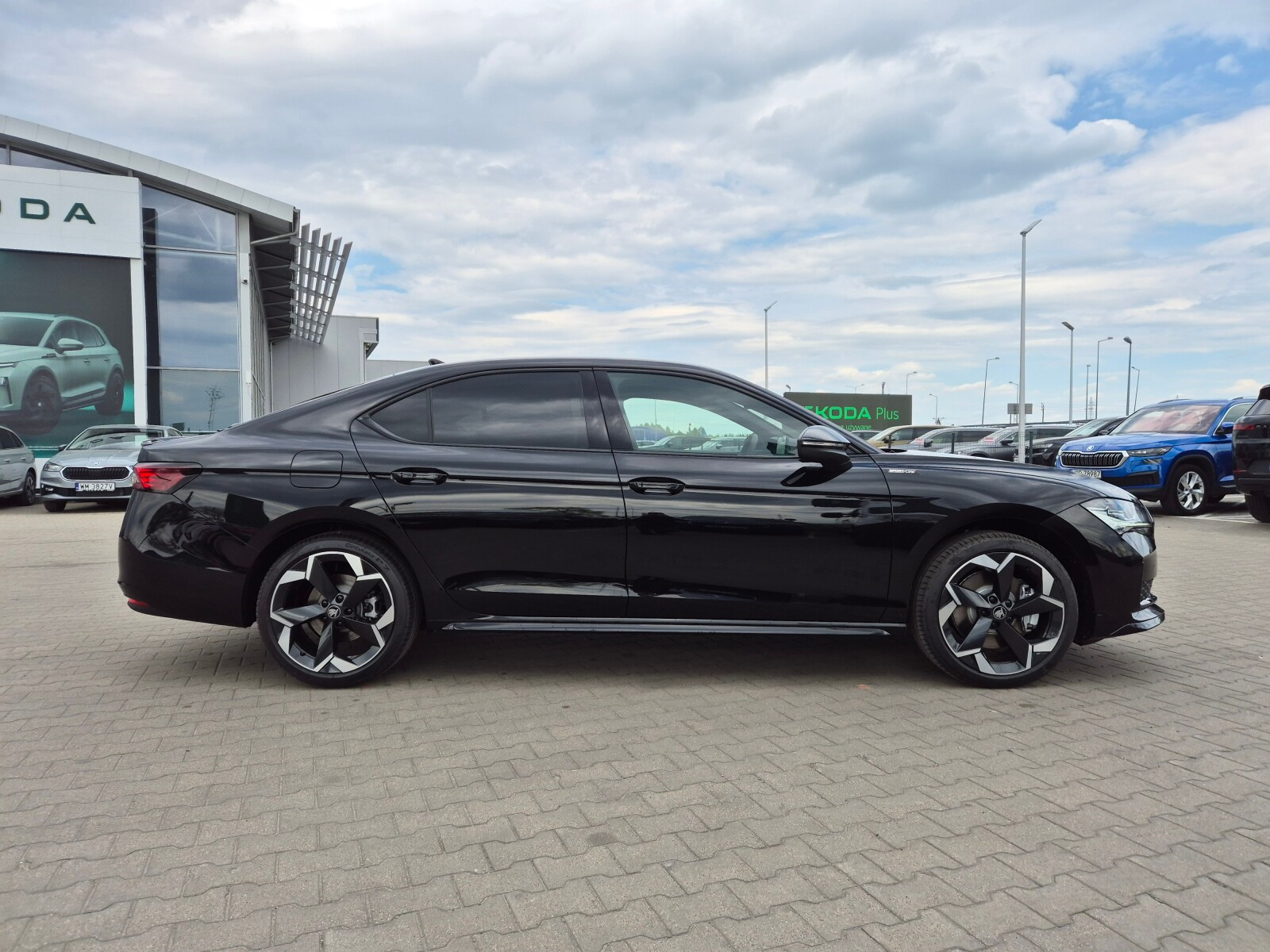SPORTLINE 2.0 TDI 4x4  DSG z placu 193KM