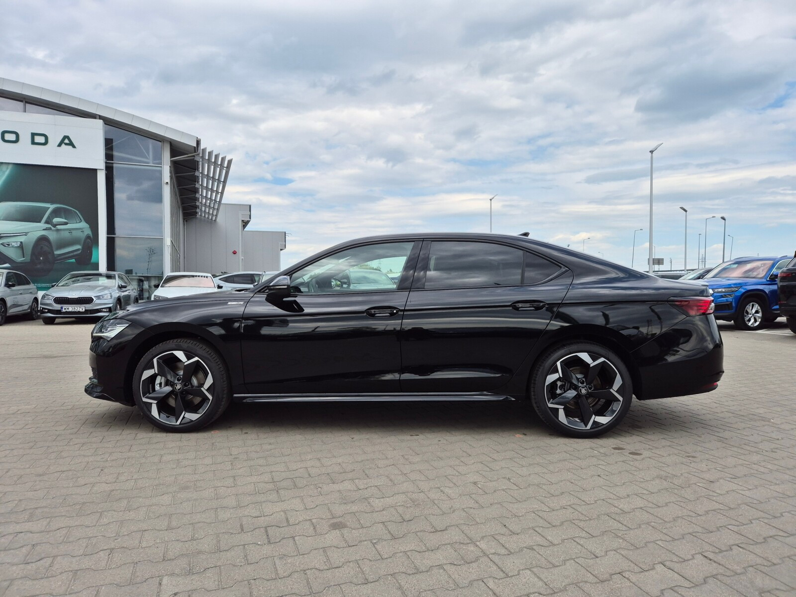 SPORTLINE 2.0 TDI 4x4  DSG z placu 193KM