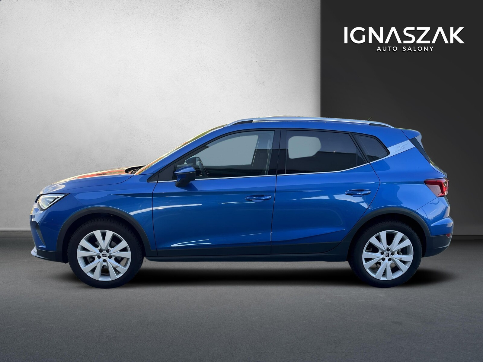 110KM Xperience FULL LED Salon PL