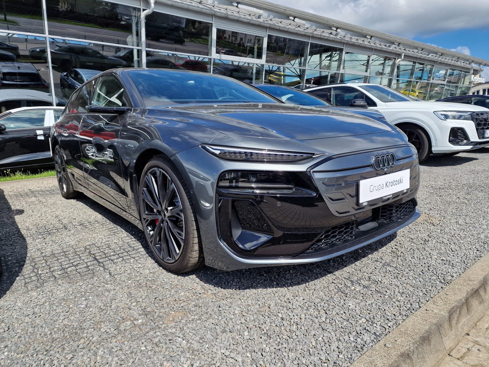 E-tron * DEMO * Pakiet Tech Pro * Edition One Grey *