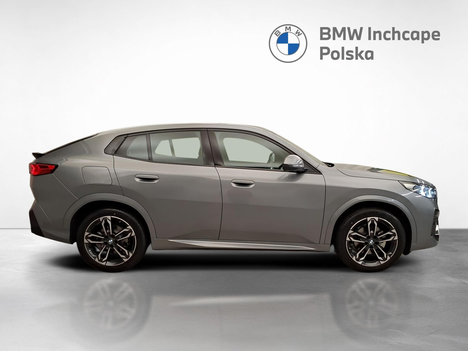 BMW iX2 eDrive20 M Sport, Shadow Line, Adaptacyjne podwozie M
