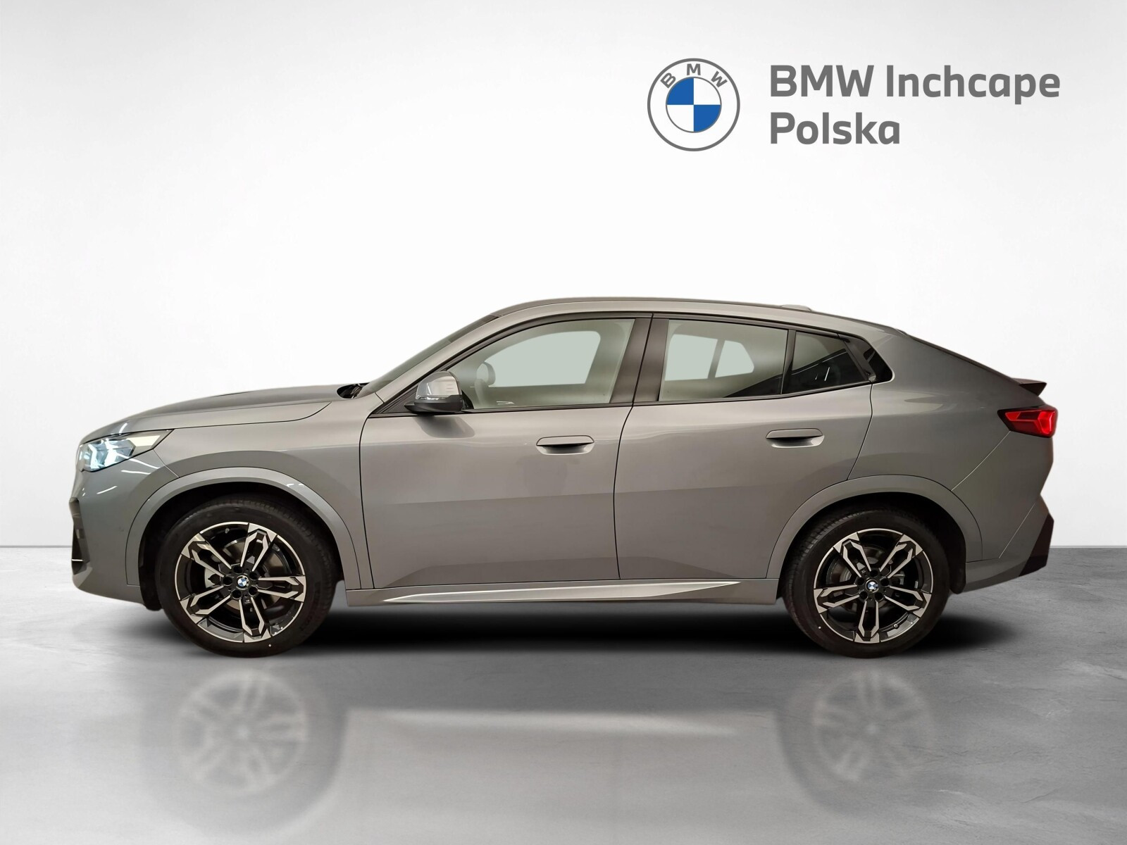 BMW iX2 eDrive20 M Sport, Shadow Line, Adaptacyjne podwozie M