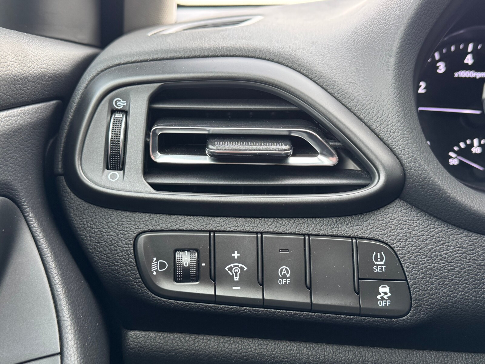 Salon Polska, Faktura VAT 23%, 1.0 T-GDI 120KM, Abyss Black Pearl,DCT
