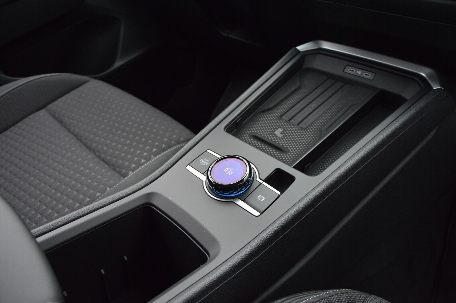 Pakiet Zimowy App Connect, Tempomat ACC, Light Assist, Digital Cockpit