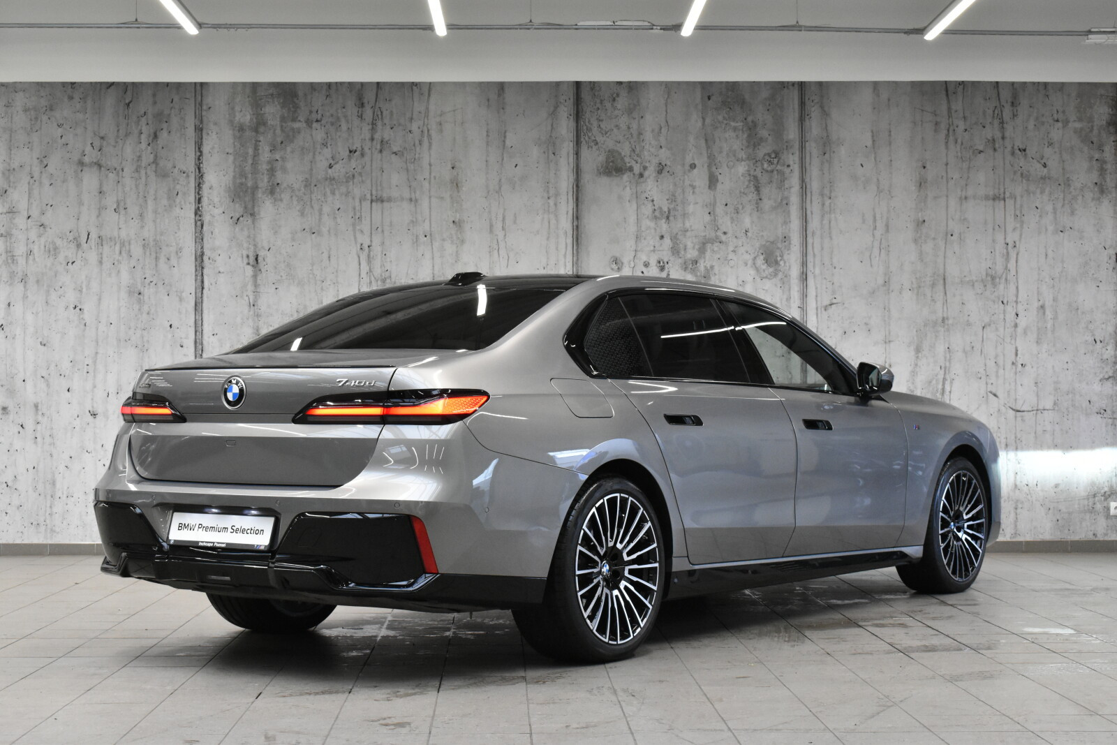 740d xDrive Limuzyna|MPakiet|Szary Oxide|Wnętrze BMW Individual