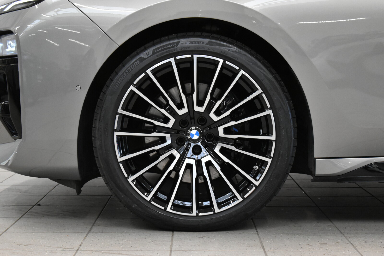 740d xDrive Limuzyna|MPakiet|Szary Oxide|Wnętrze BMW Individual