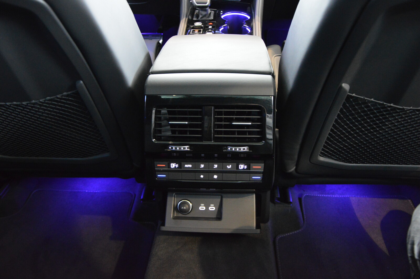 Park Assist Pro, Digital Cockpit, PanoramA, Isofix, Zawieszenie DCC