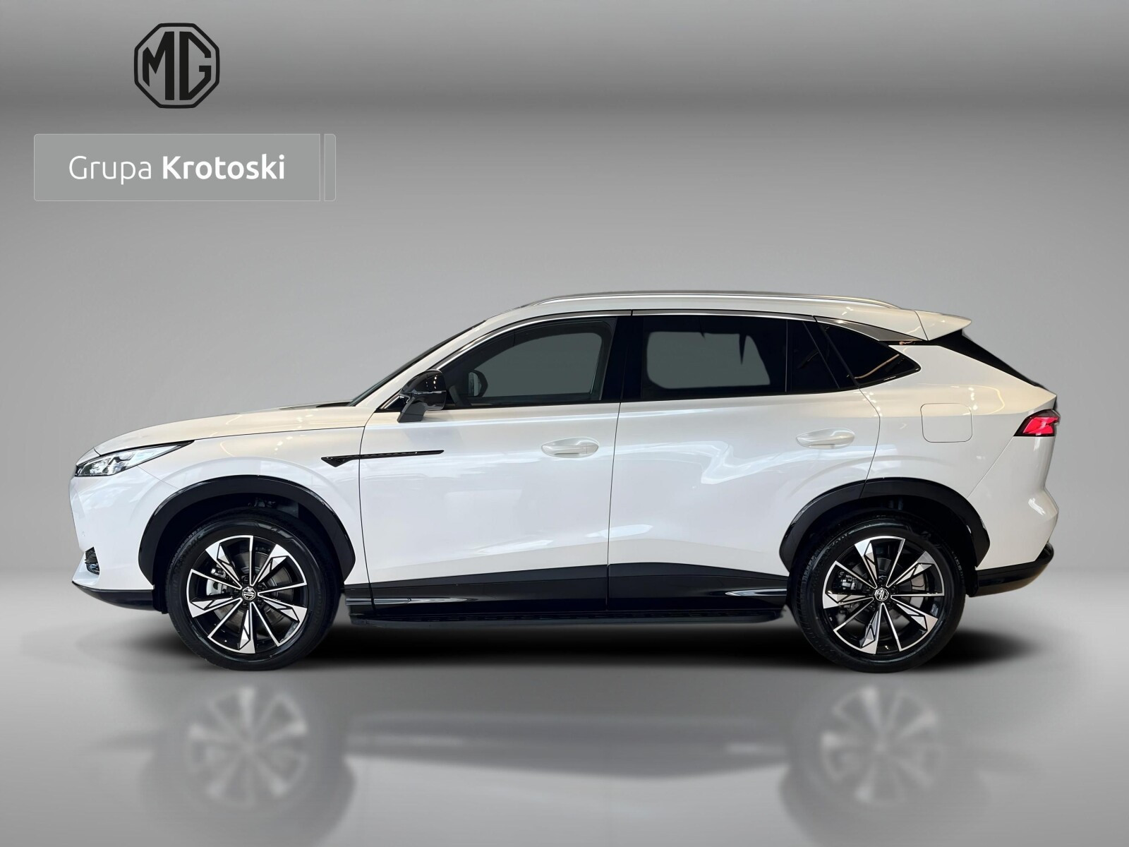 Exclusive AT 272 KM Plug In Demo