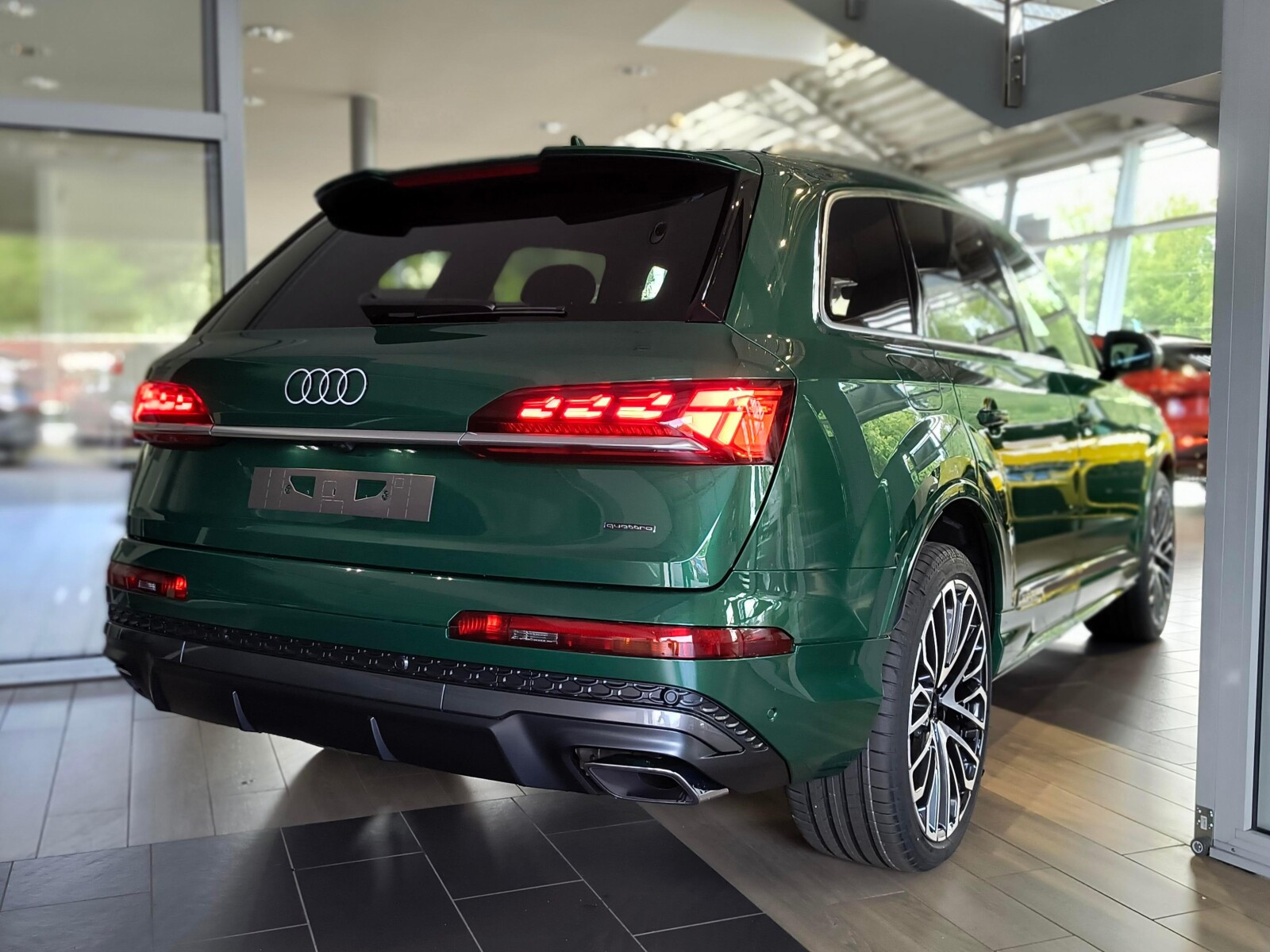 Q7 55 TFSI e PHEV Quattro: Hak; B&G; Head-up Skrętna oś; VAT 23%