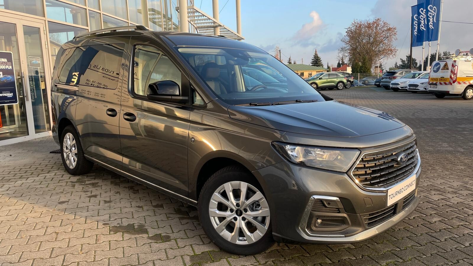 Ford Grand Tourneo Connect 2.0 l Ecoblue 122 KM A7 POWERSHIFT