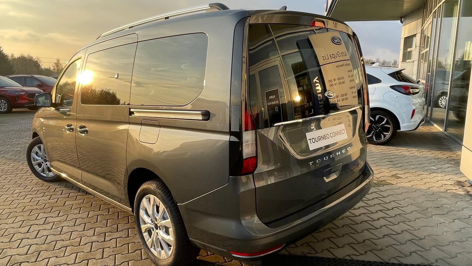 Ford Grand Tourneo Connect 2.0 l Ecoblue 122 KM A7 POWERSHIFT