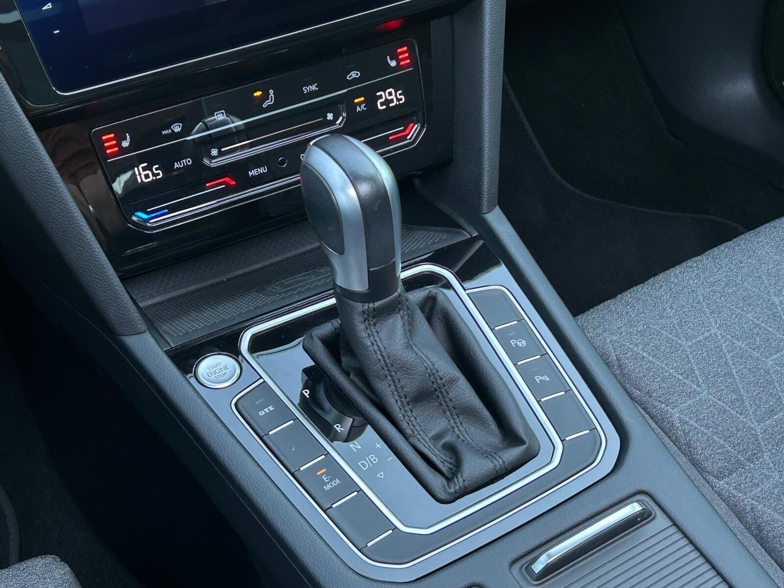 Plug-in Hybrid GTE + Pakiety, ACC, Kamera, GPS, Panorama, Matrix,Masaż