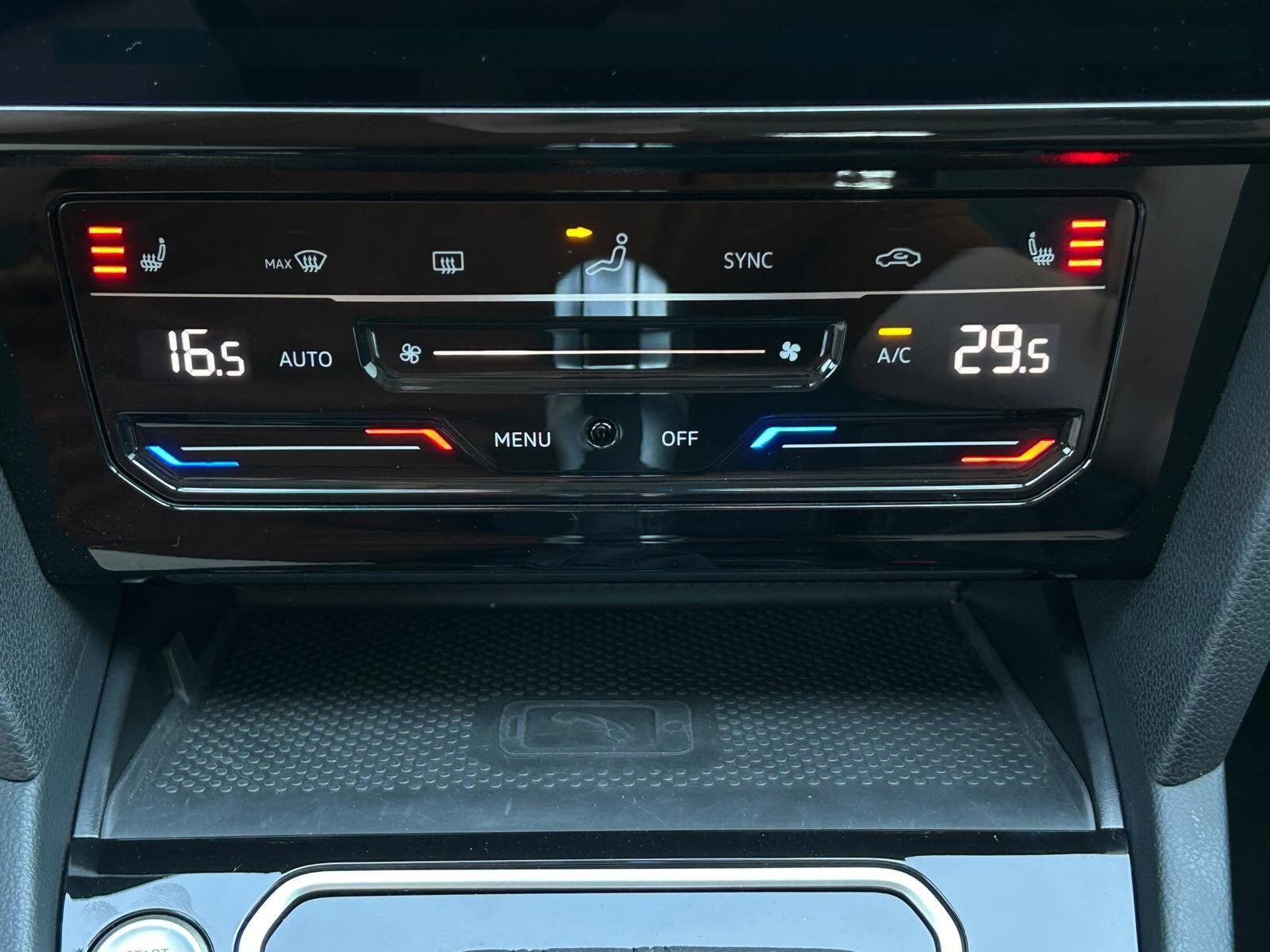 Plug-in Hybrid GTE + Pakiety, ACC, Kamera, GPS, Panorama, Matrix,Masaż