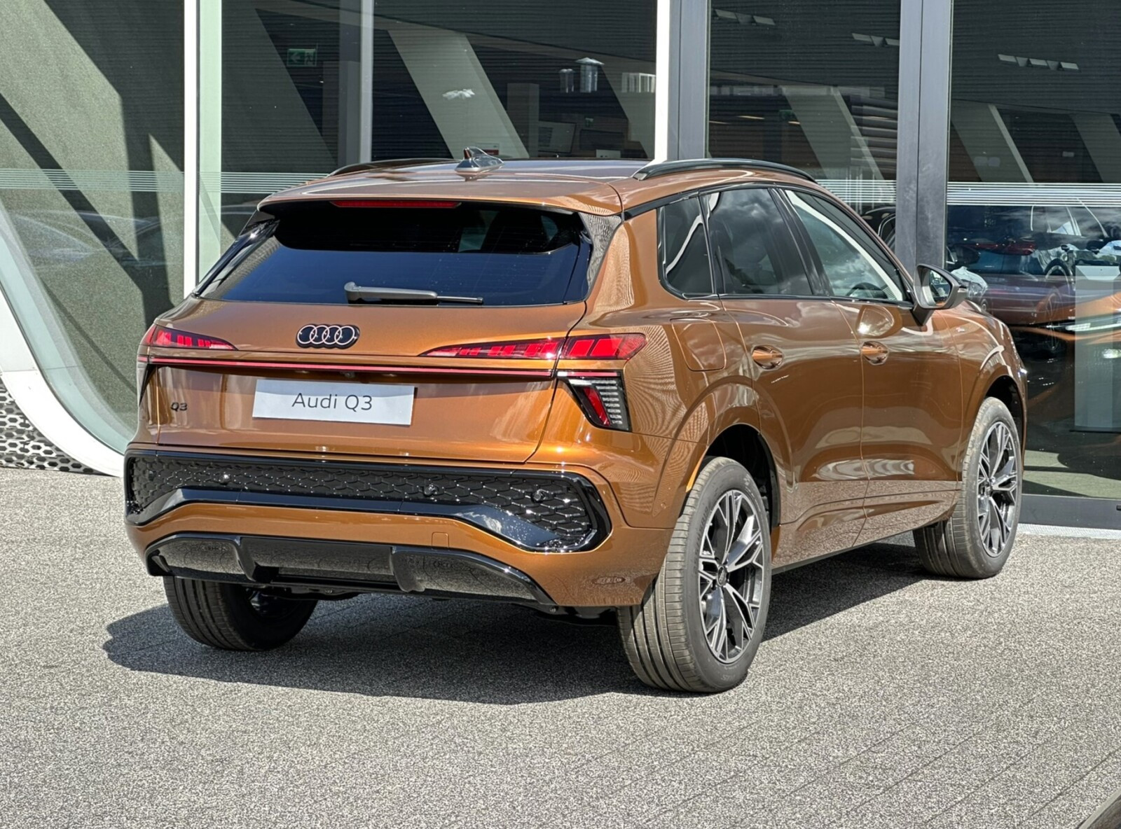 SUV TFSI 110 kW S tronic * Pakiet Tech Plus * Lakier Exclusive *