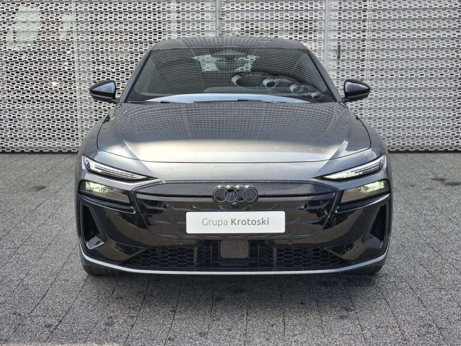 210kW * Pakiet Tech Plus *