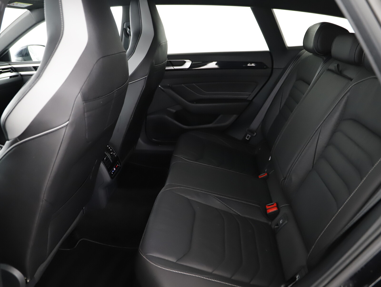 Arteon 2.0 TDI R-Line DSG ,200KM fv23%vat