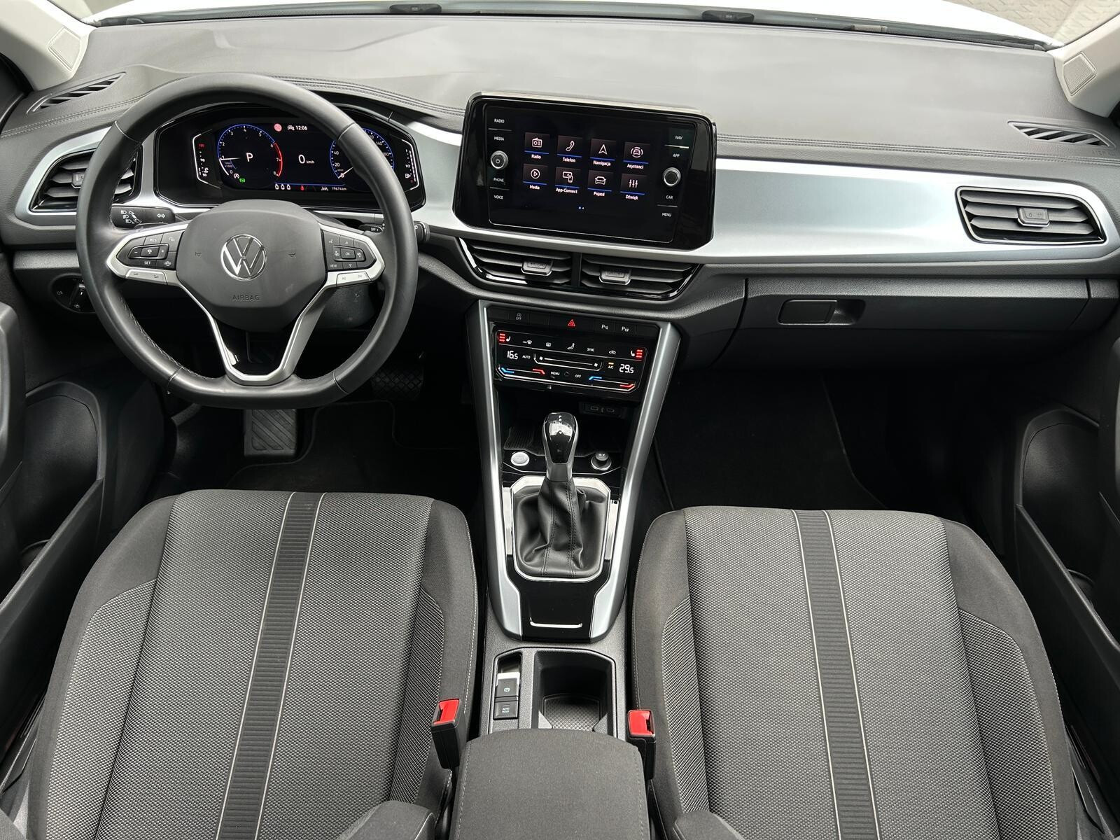 Life Plus + Pakiety, ACC, Digital Cockpit, Kamera,Ładowarka indukcyjna