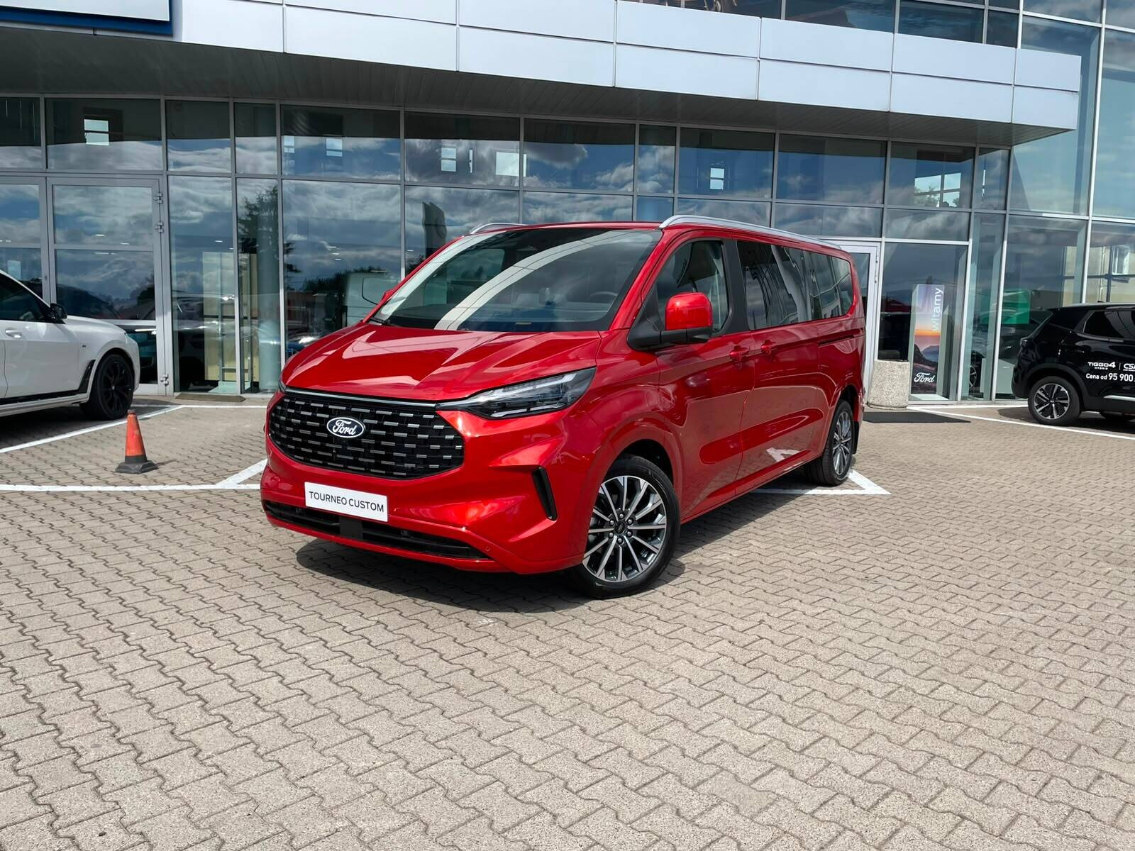 Tourneo Custom 2.0 ECOBLUE 170KM AWD Titanium X Artisan Red
