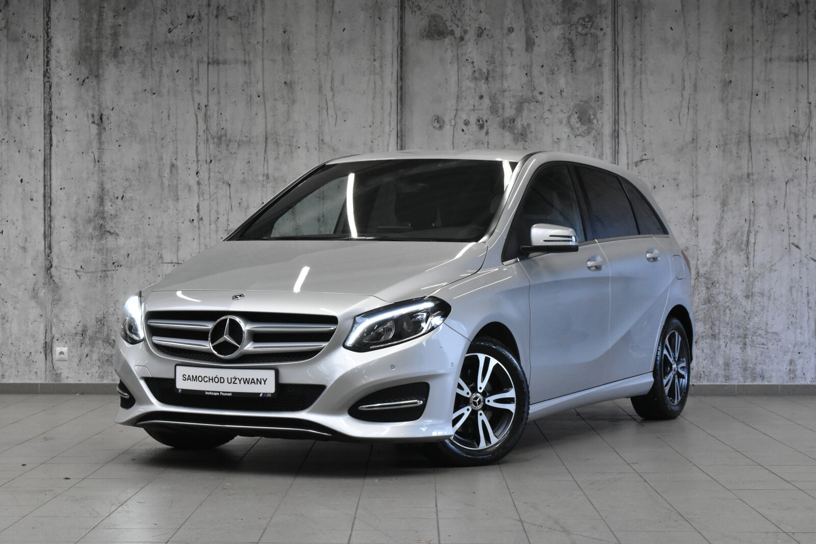 Mercedes-Benz B 180