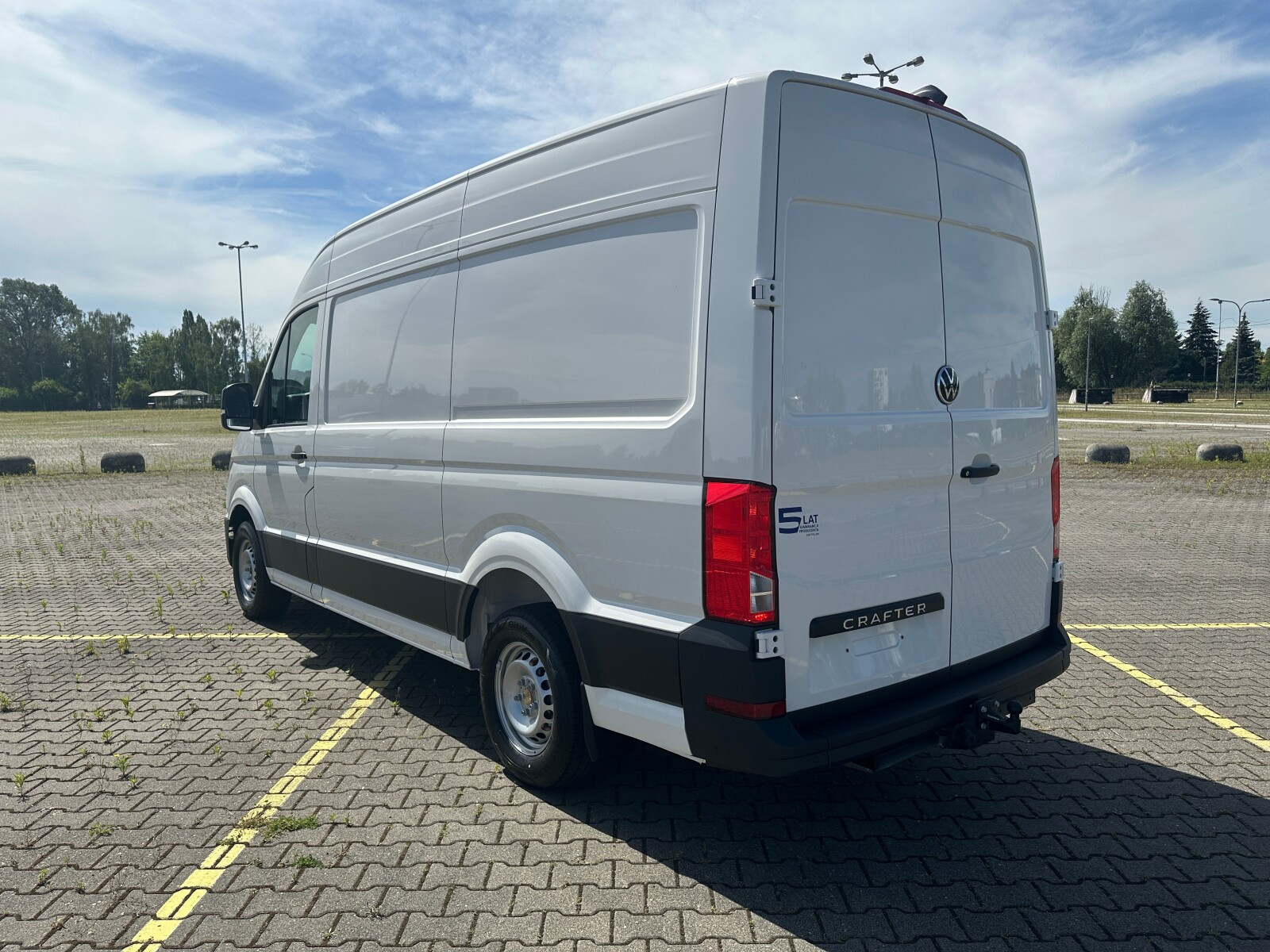 35 Furgon z wysokim dachem silnik: 2,0 l EU6 SCR 177 KM, Hak