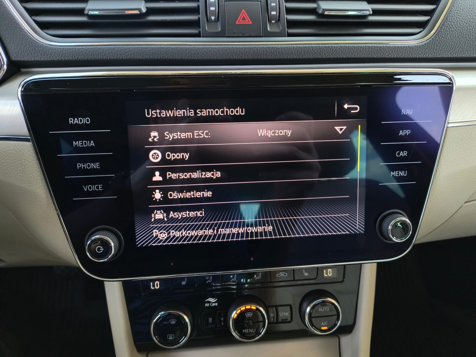 SalonPL serwis ASO 1.5TSI 150KM bezwypadkowy MatrixLED DCC Canton VAT