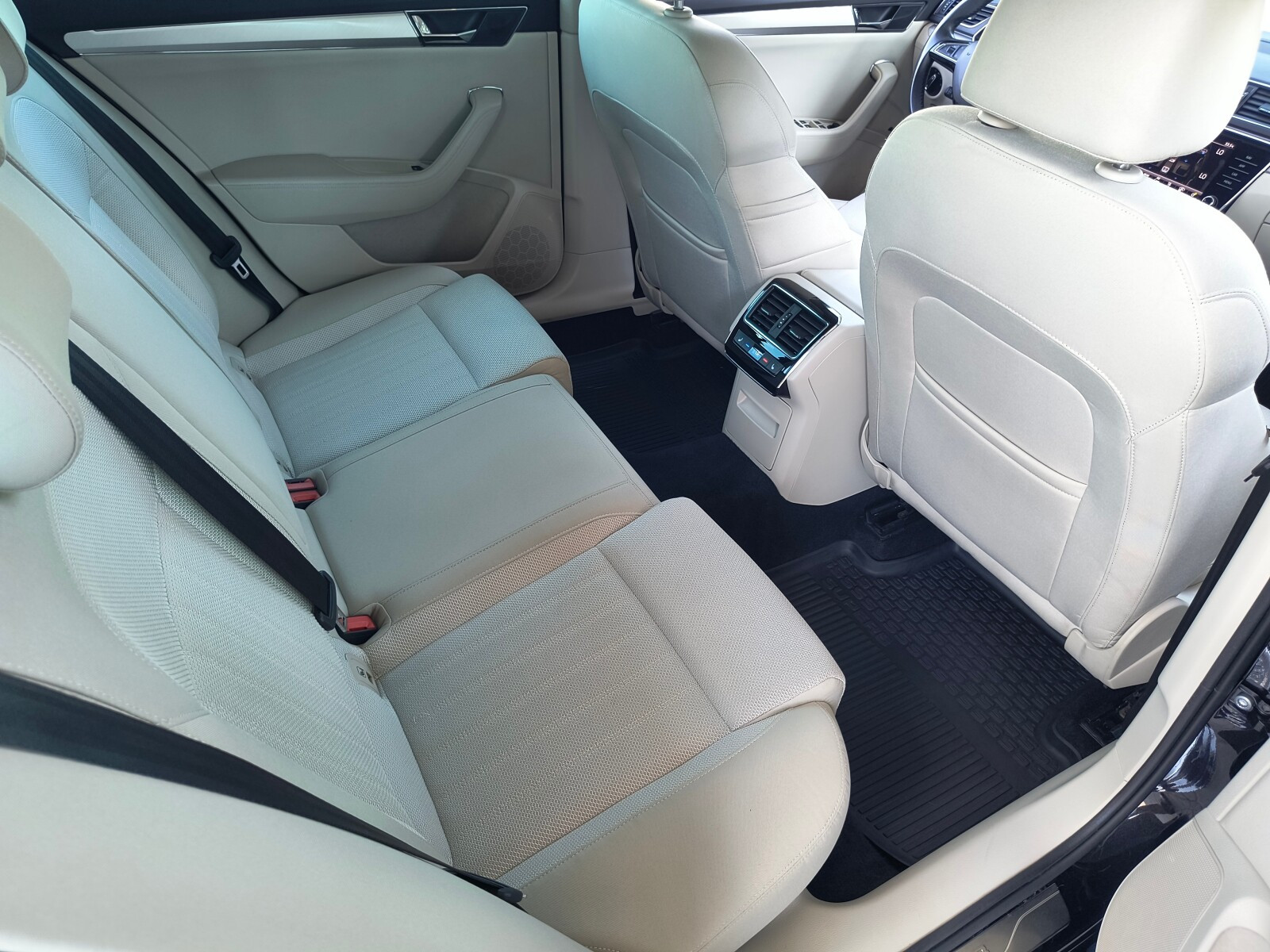 SalonPL serwis ASO 1.5TSI 150KM bezwypadkowy MatrixLED DCC Canton VAT