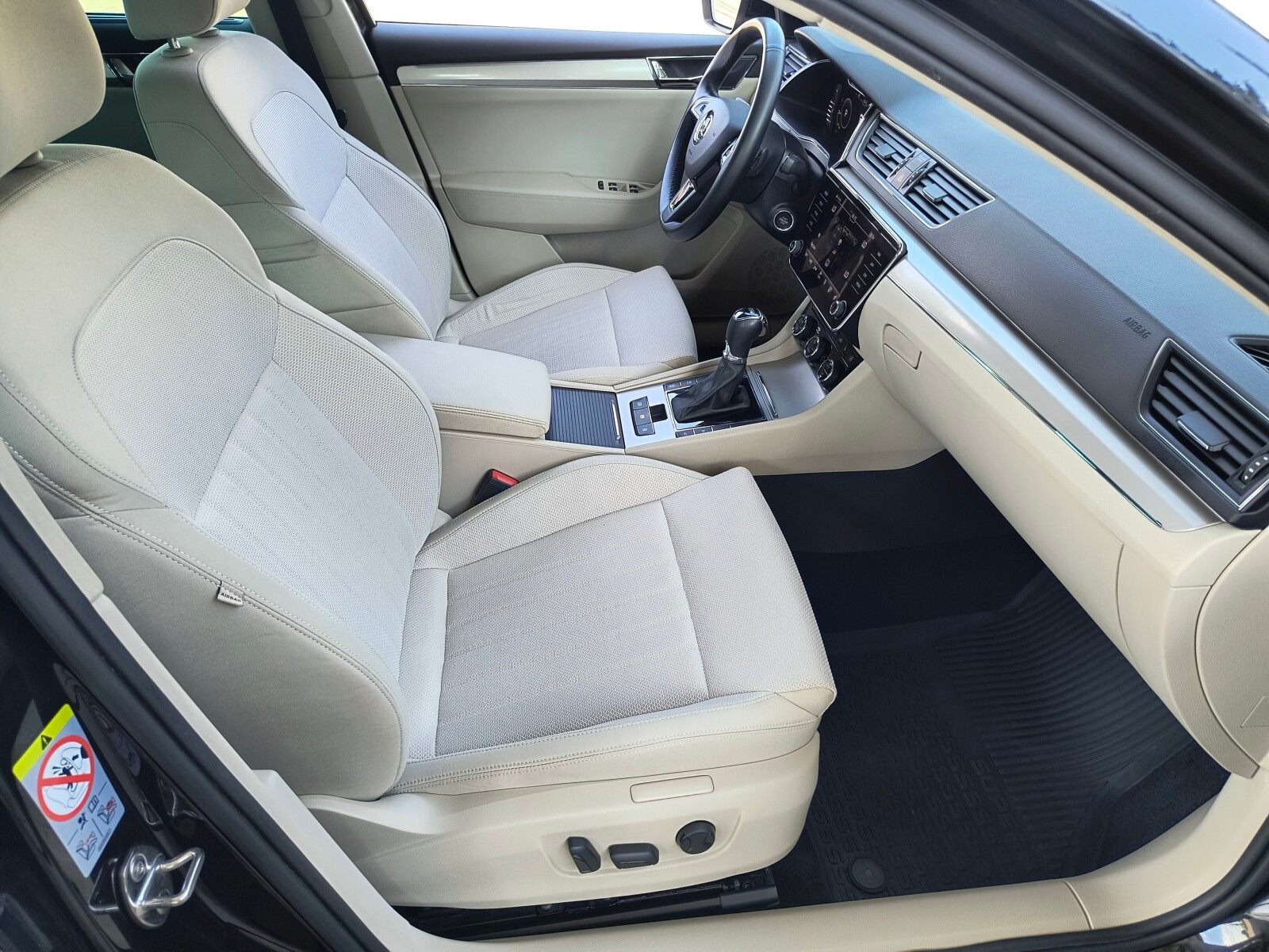 SalonPL serwis ASO 1.5TSI 150KM bezwypadkowy MatrixLED DCC Canton VAT