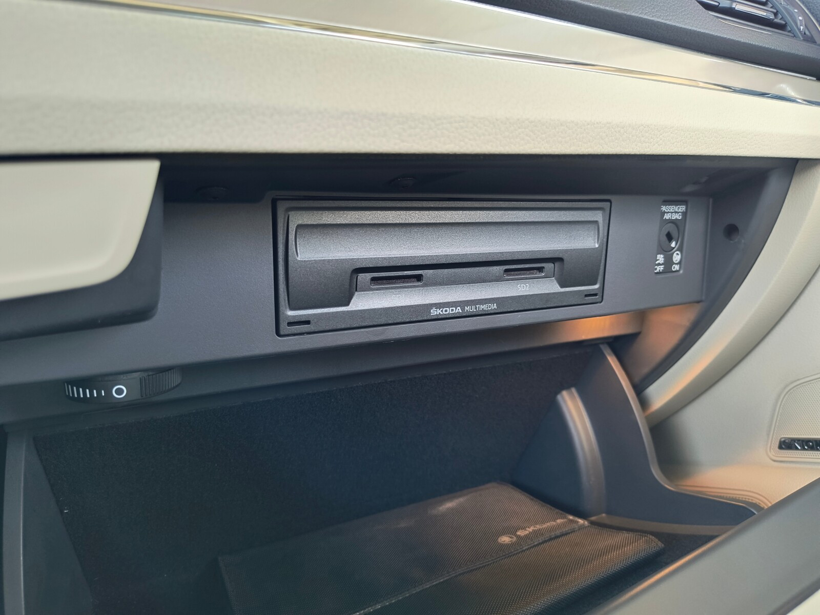 SalonPL serwis ASO 1.5TSI 150KM bezwypadkowy MatrixLED DCC Canton VAT