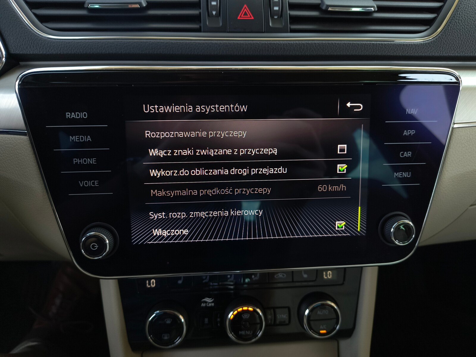 SalonPL serwis ASO 1.5TSI 150KM bezwypadkowy MatrixLED DCC Canton VAT
