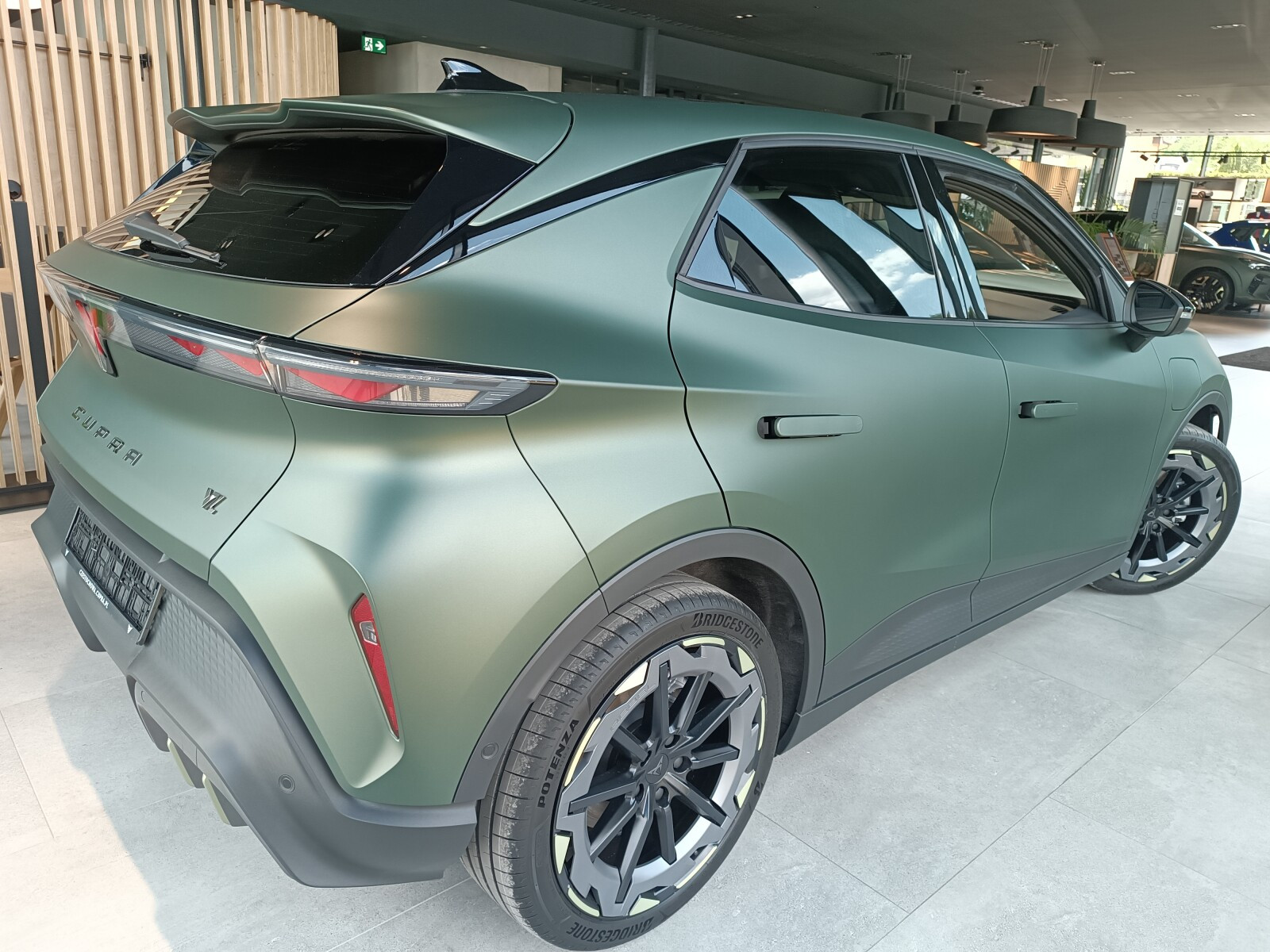 VZ Extreme Plus 52 kWh 226 KM 1-biegowa automatyczna Dostępny od Ręki!