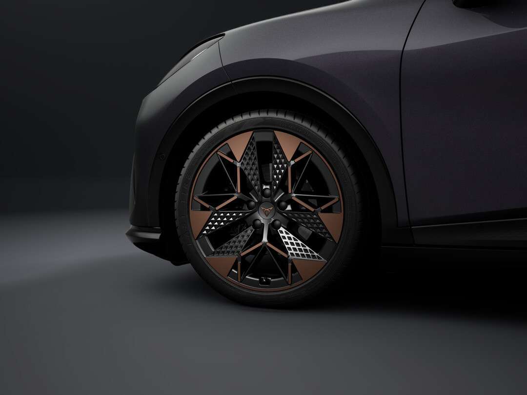Dynamic Plus 52 kWh 210 KM 1-biegowa automatyczna Dostępny od Ręki!