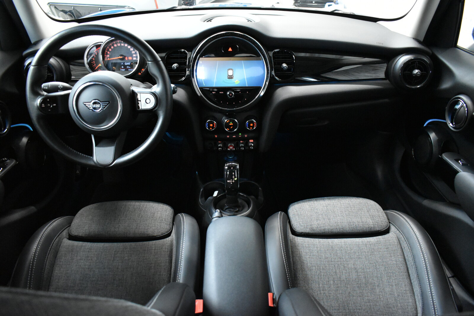 Mini Cooper | automat | ambiente | PDC