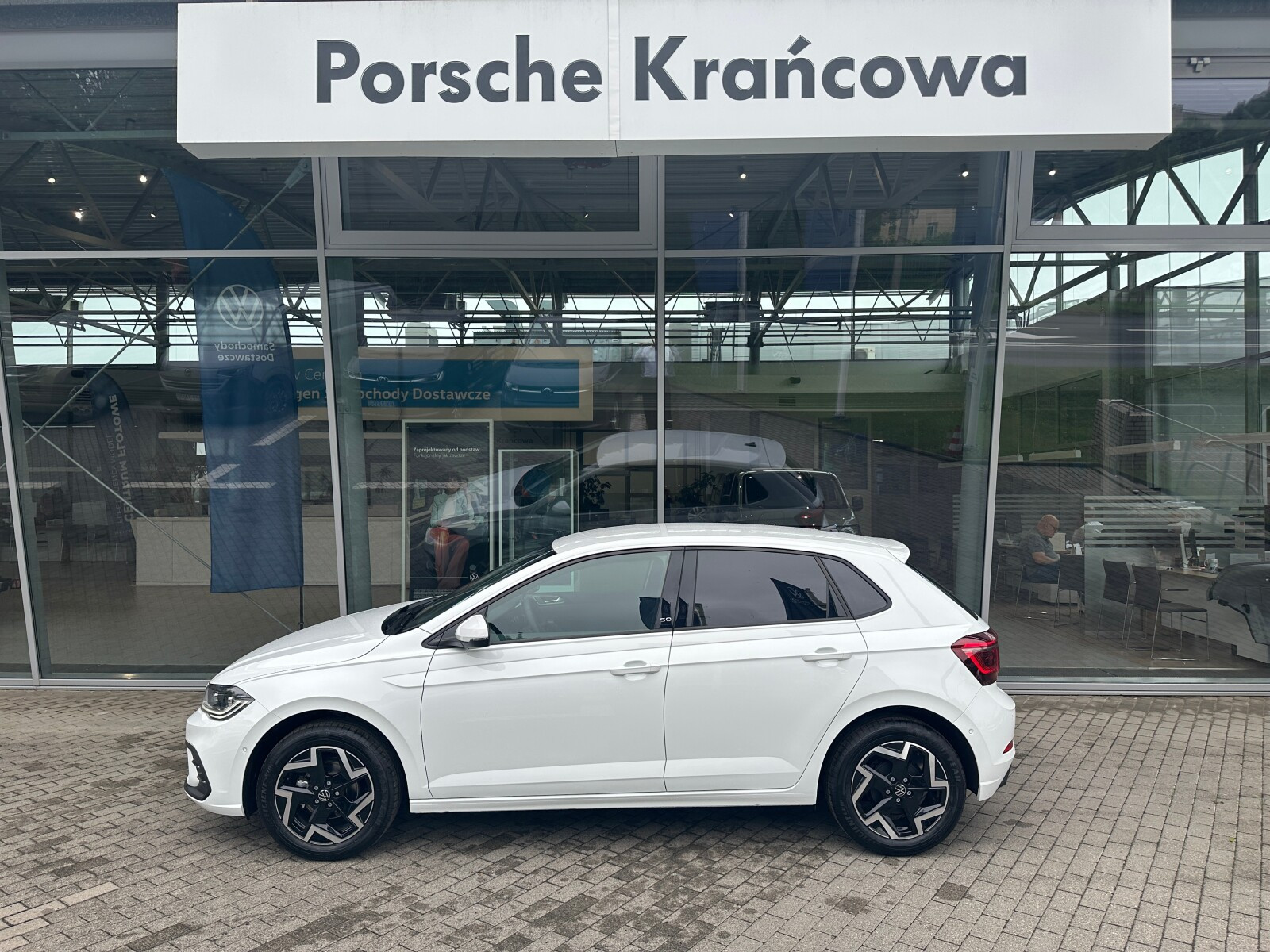 Edition 50 1.0 TSI, 95KM manualna, 5-biegowa, Podgrzewane fotele