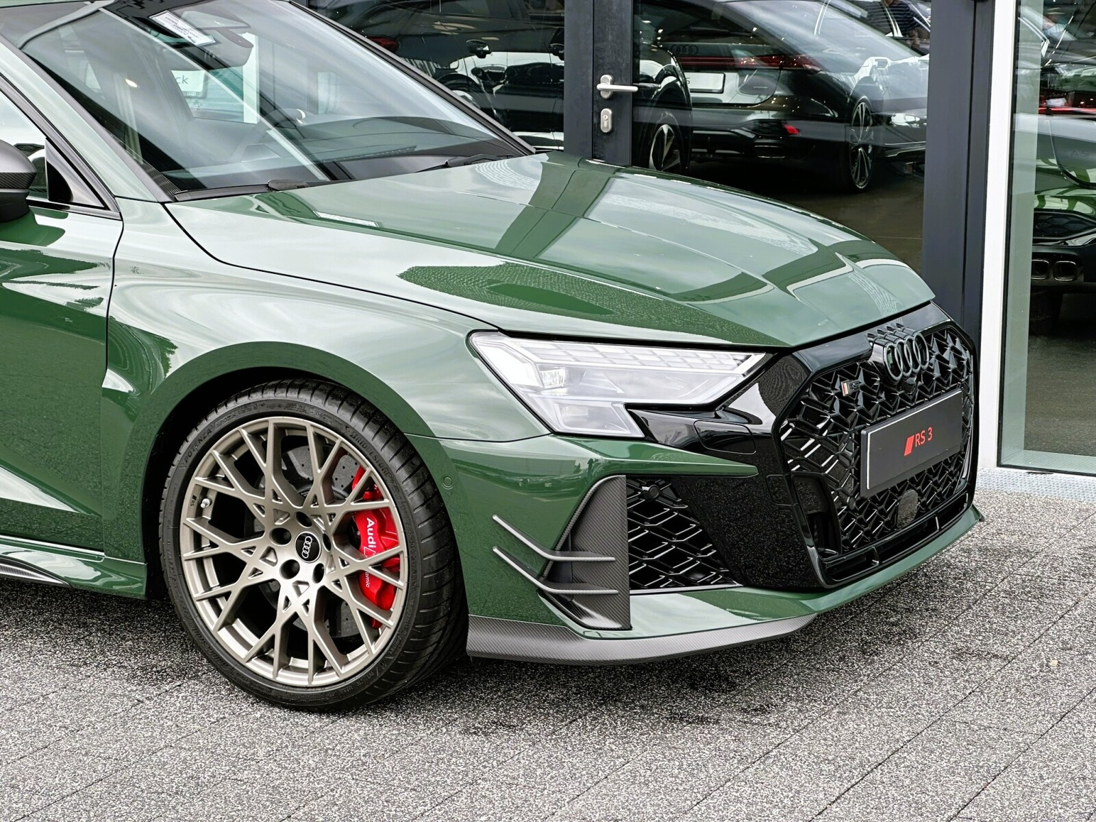 S-tronic * 	Edycja RS3 Competition Limited *