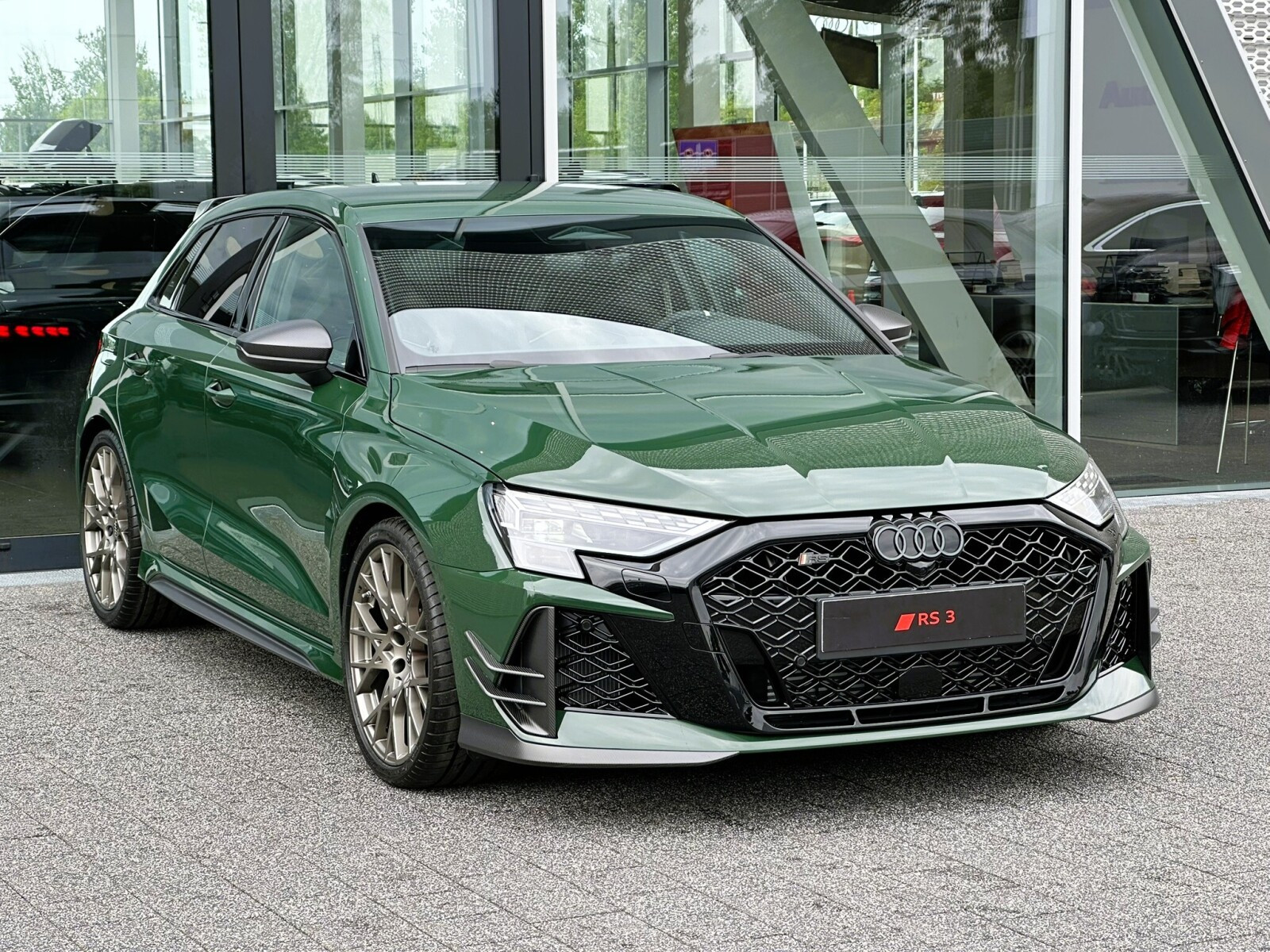 S-tronic * 	Edycja RS3 Competition Limited *