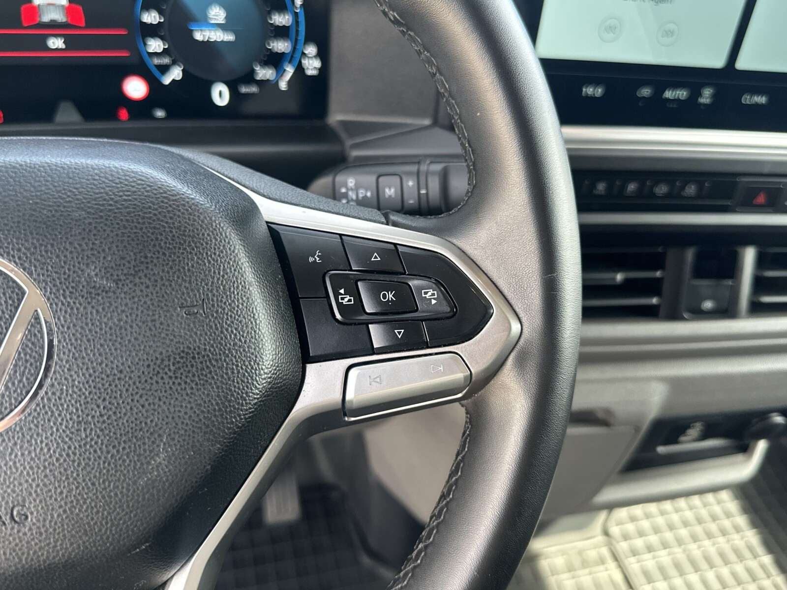 2.0 TDI 170KM Hak holowniczy Side Assist Kamera cofania Keyless FV23%