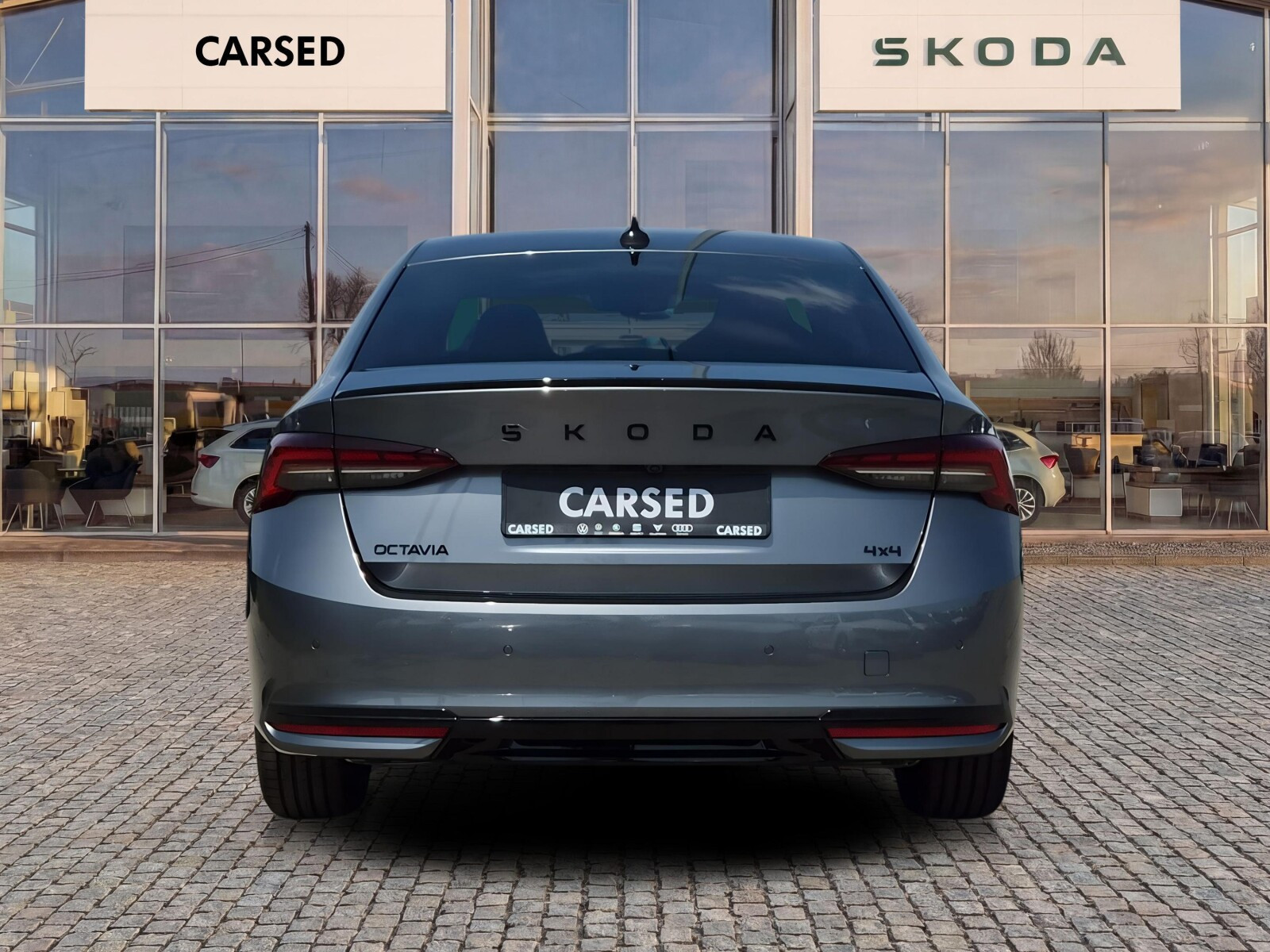 Selection 2.0 TSI 204KM , auto z placu