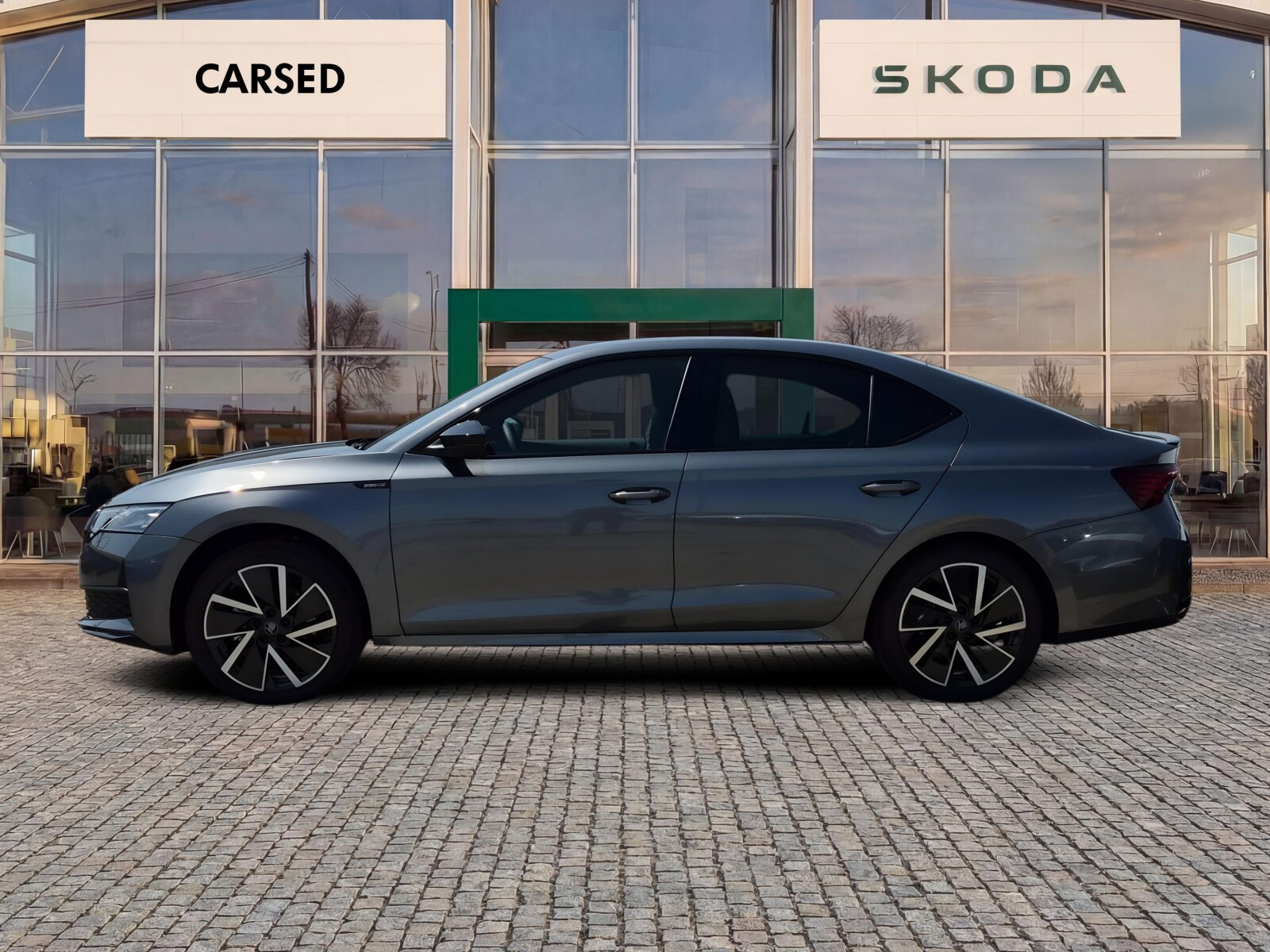Selection 2.0 TSI 204KM , auto z placu