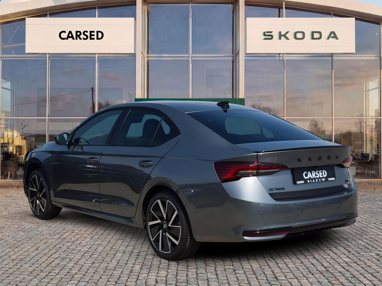 Selection 2.0 TSI 204KM , auto z placu