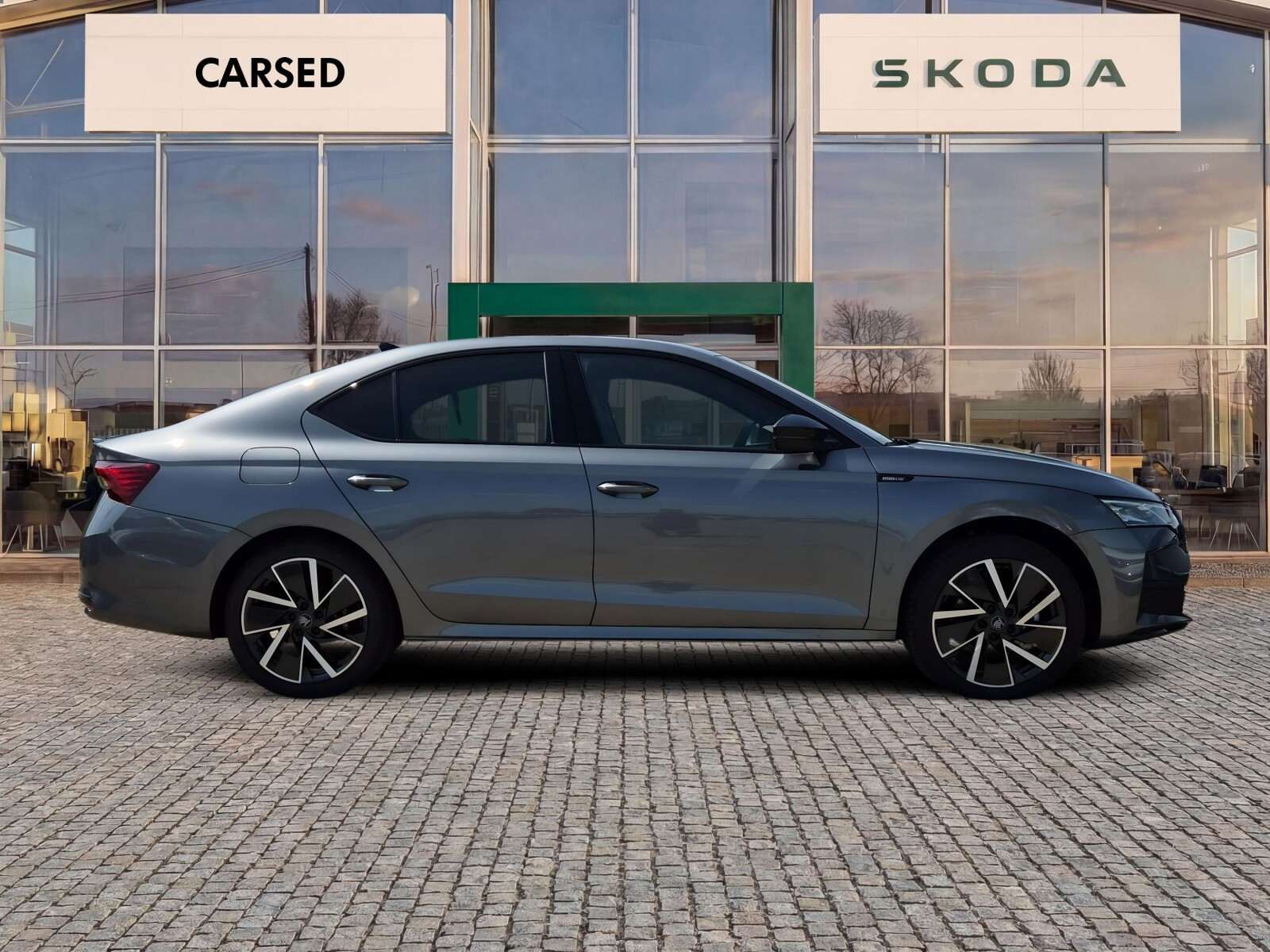 Selection 2.0 TSI 204KM , auto z placu