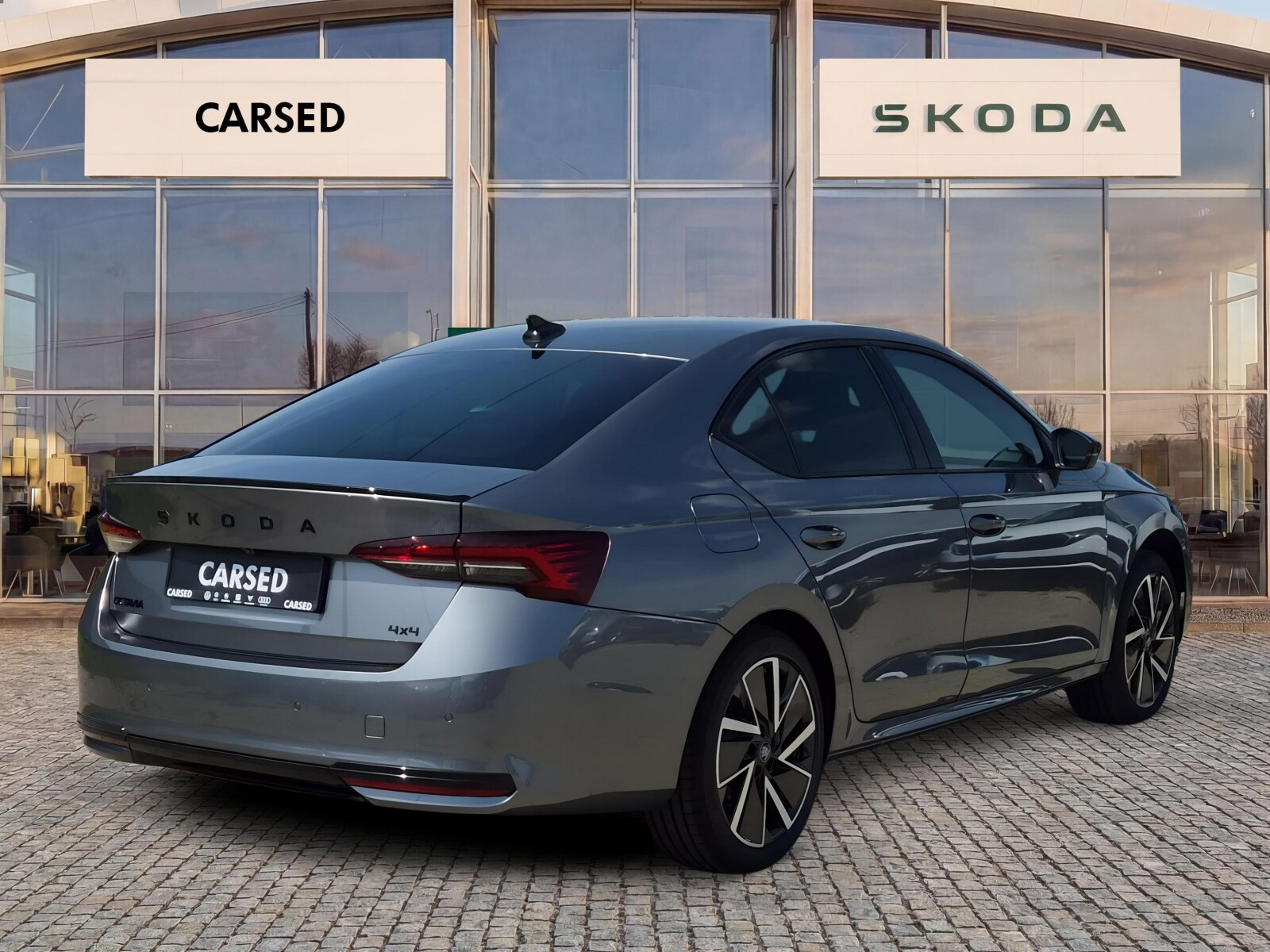 Selection 2.0 TSI 204KM , auto z placu