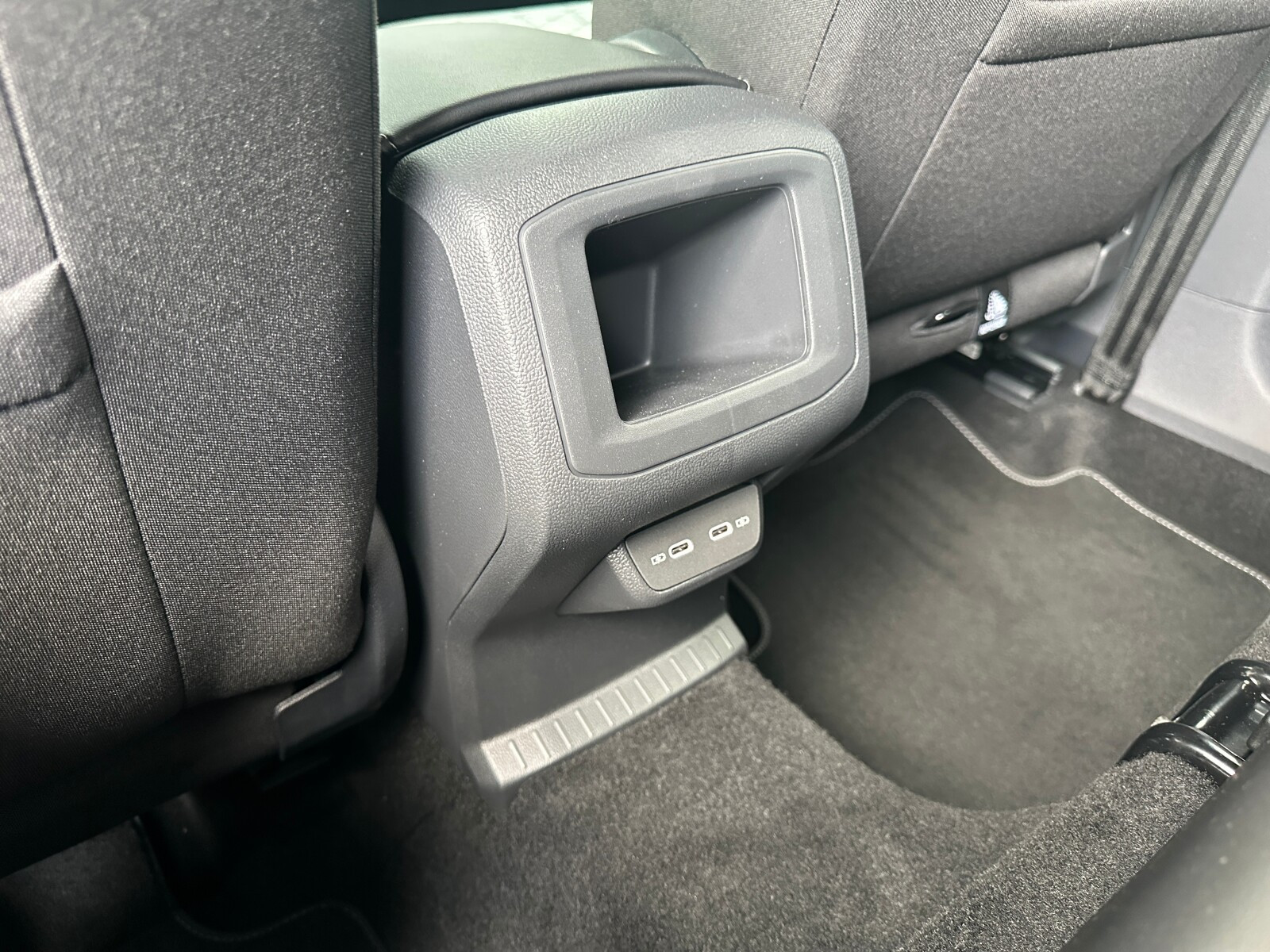 R-Line Plus 1.5 TSI ACT, 150KM DSG, 7-stopniowa, Pakiet Comfort