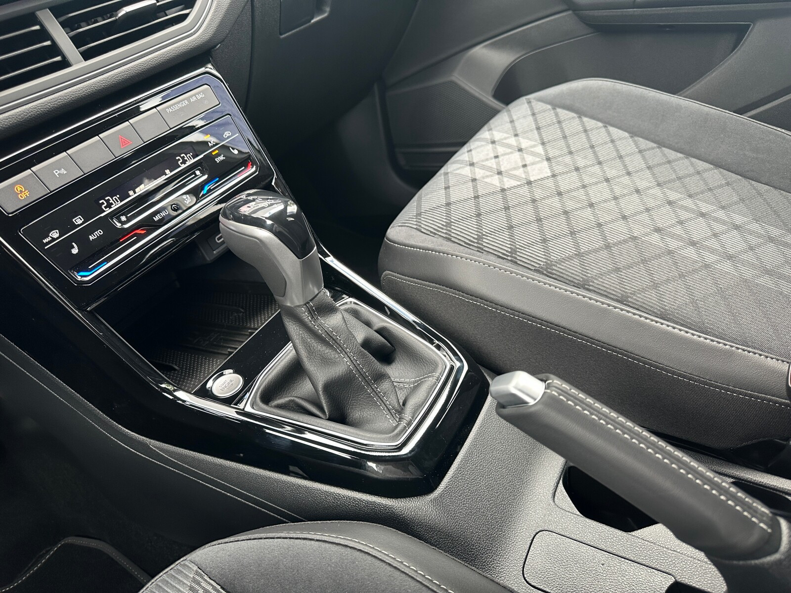 R-Line Plus 1.5 TSI ACT, 150KM DSG, 7-stopniowa, Pakiet Comfort