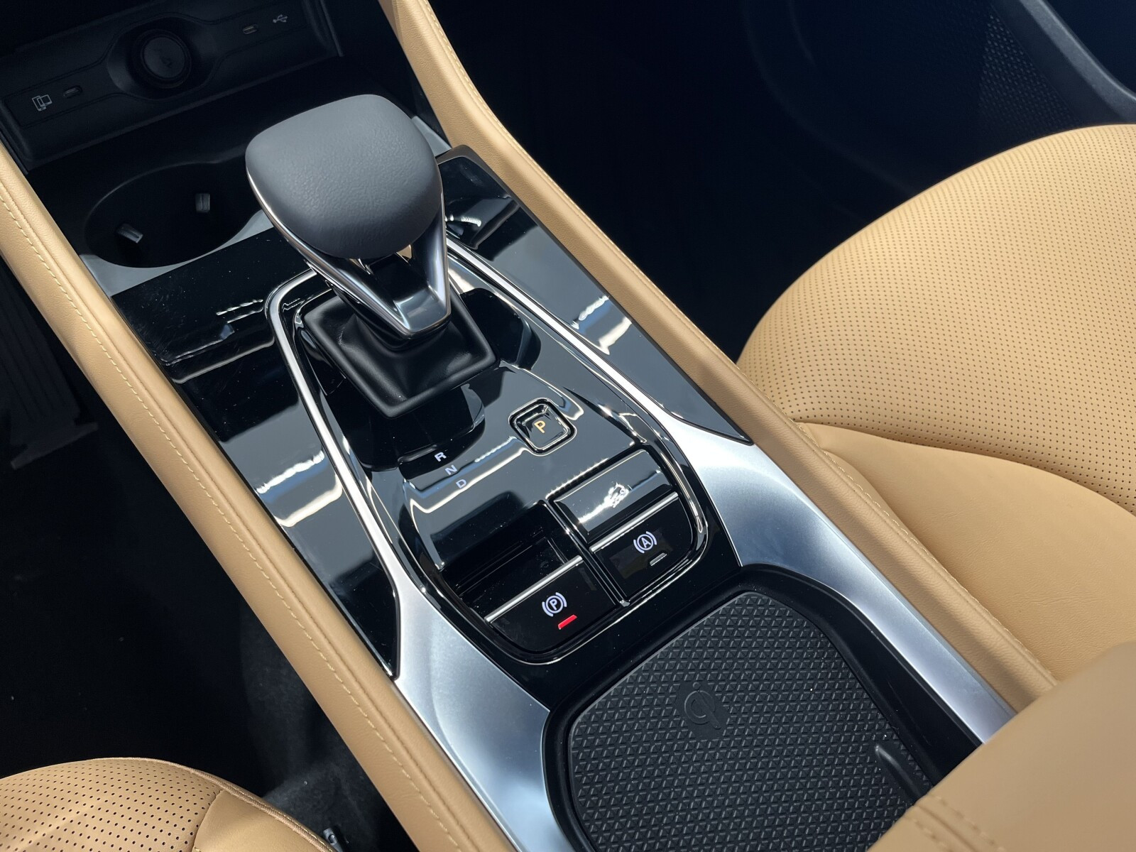 HEV+ Exclusive AT 224 KM Heat Pack