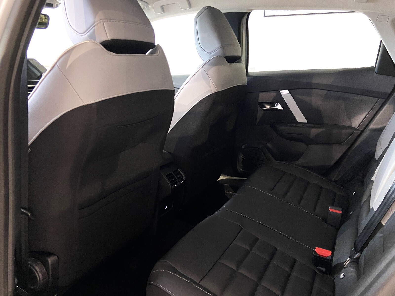Nowy Citroen C4X MAX Hybrid 145KM AT6