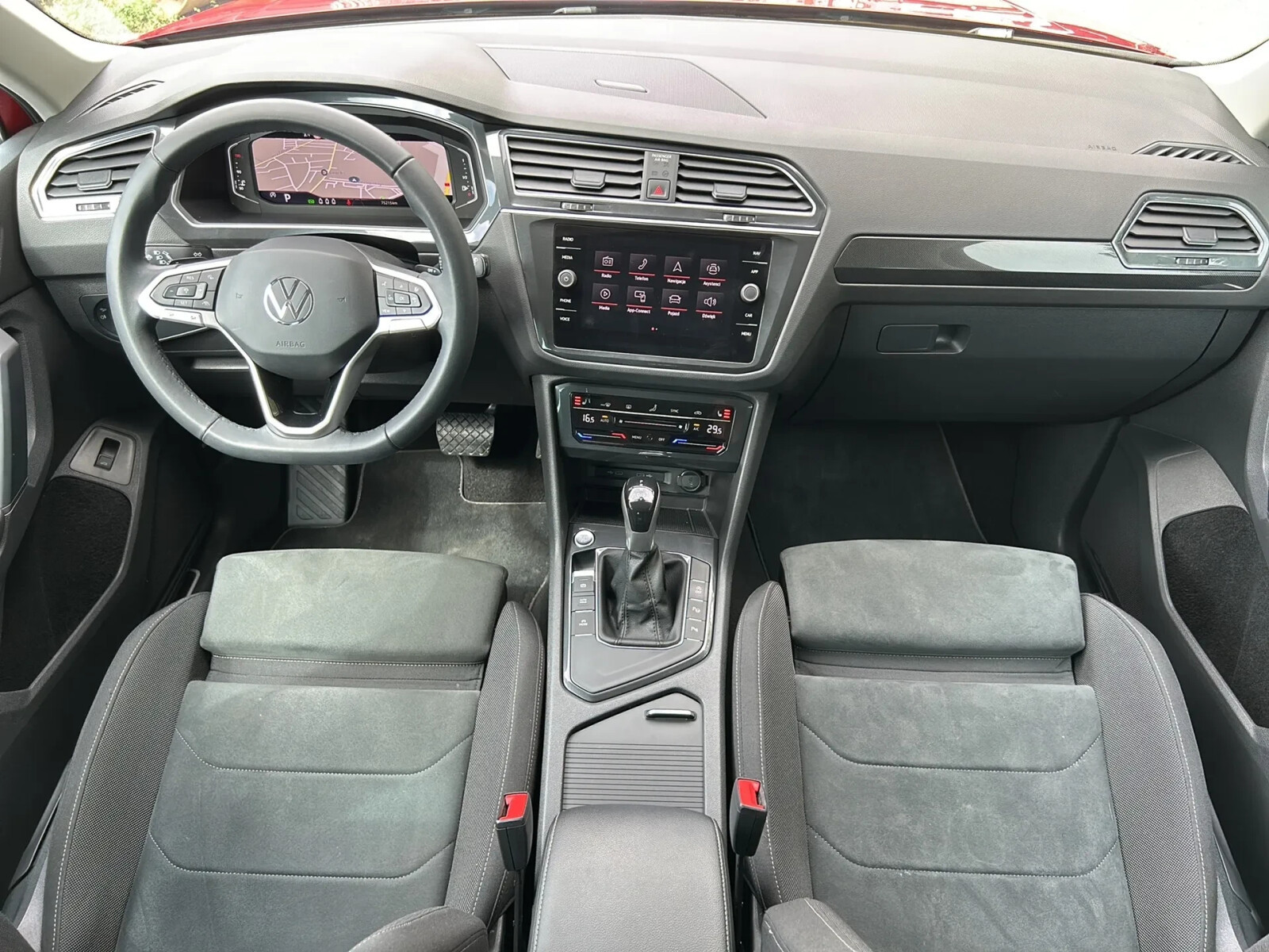 Elegance + Pakiety, Hak, Kamera, ACC, LED Matrix, ergoActive z masażem