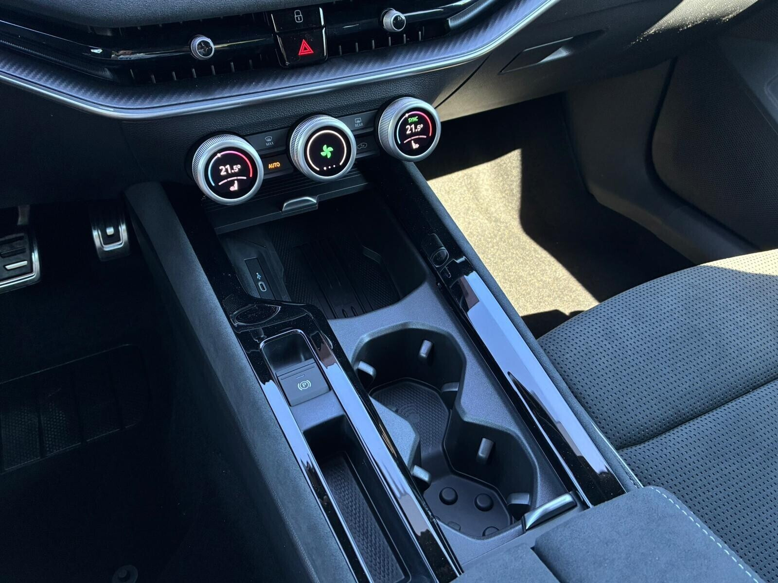 Sportline 1,5 TSI pHEV 272 KM DSG-6