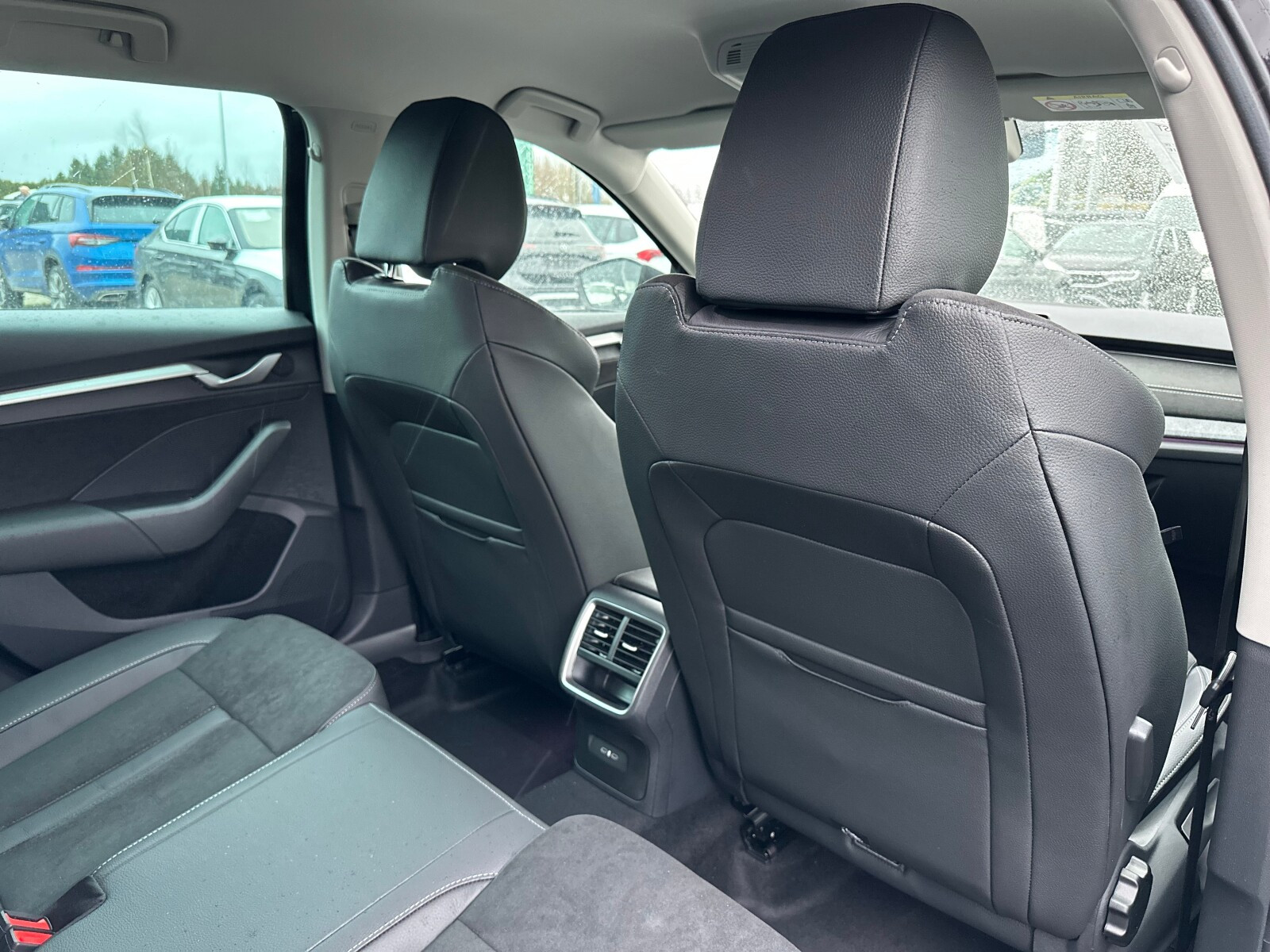 DRIVE Selection 2.0 TDI 150KM DSG Suedia Nawigacja Kamera 360 Matrix